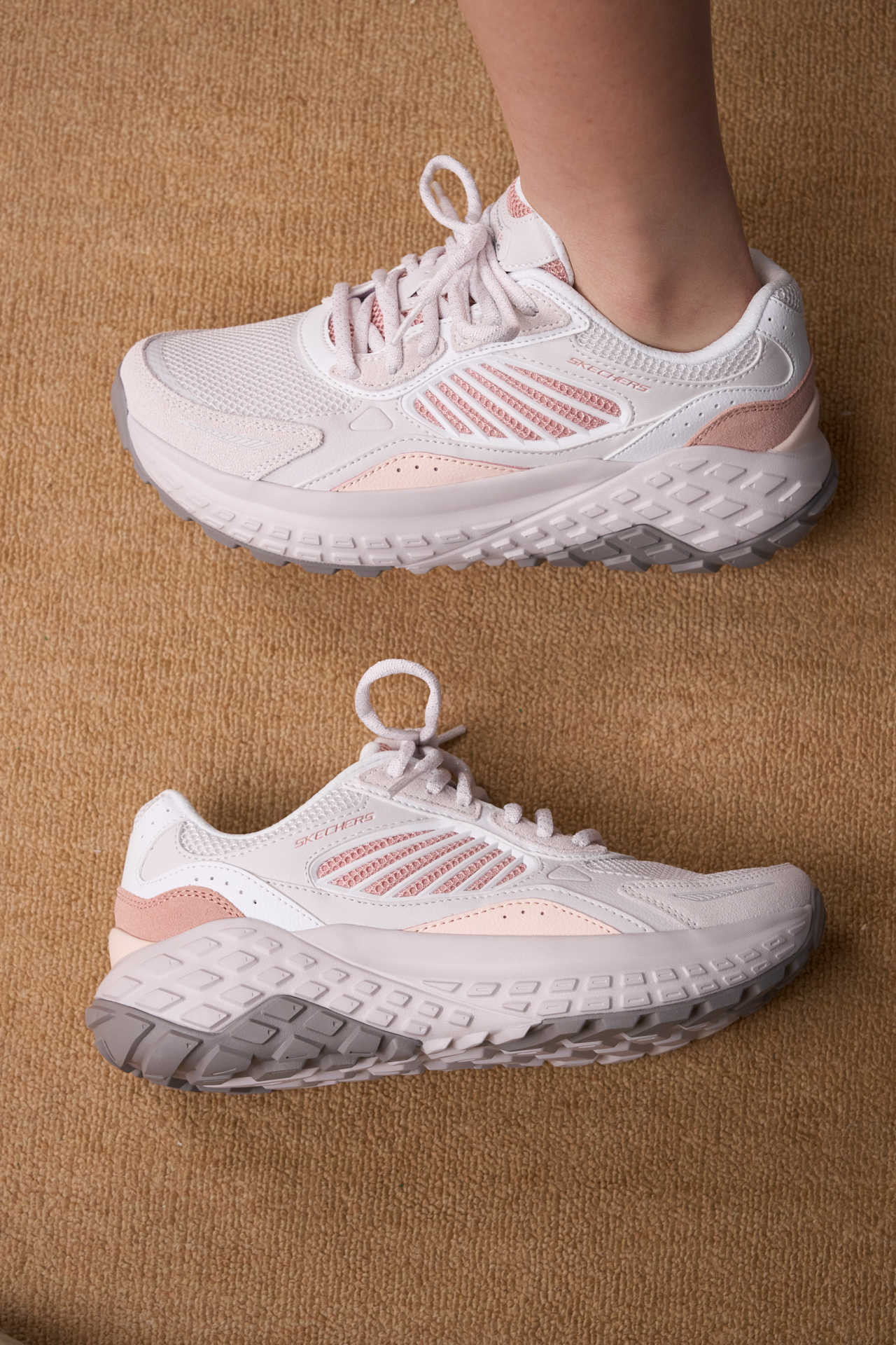 粉白配色的运动宝藏鞋👟