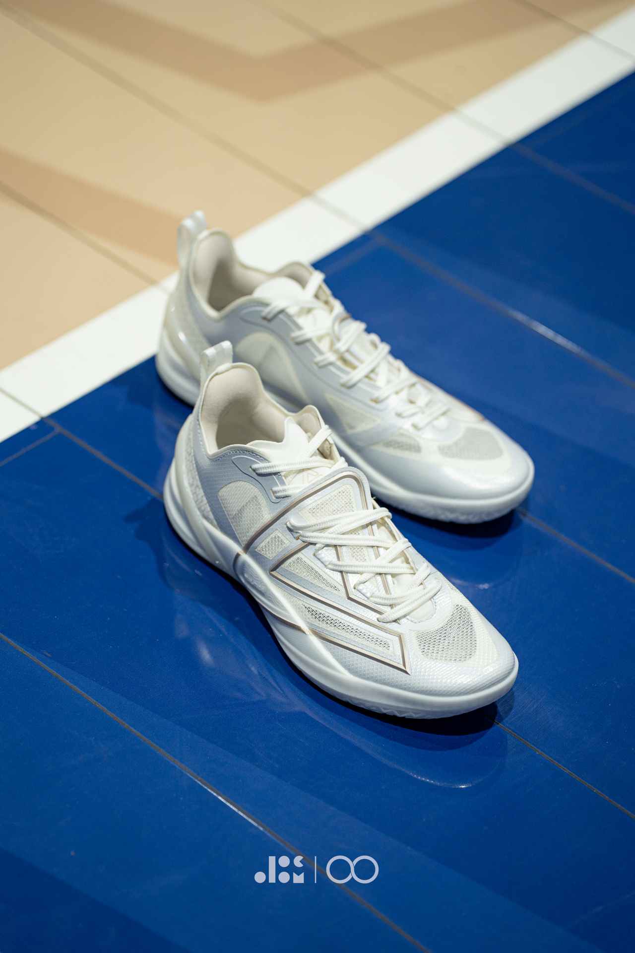 🛫41码285克?灵活学生党又有超轻球鞋可选了|态极苍穹