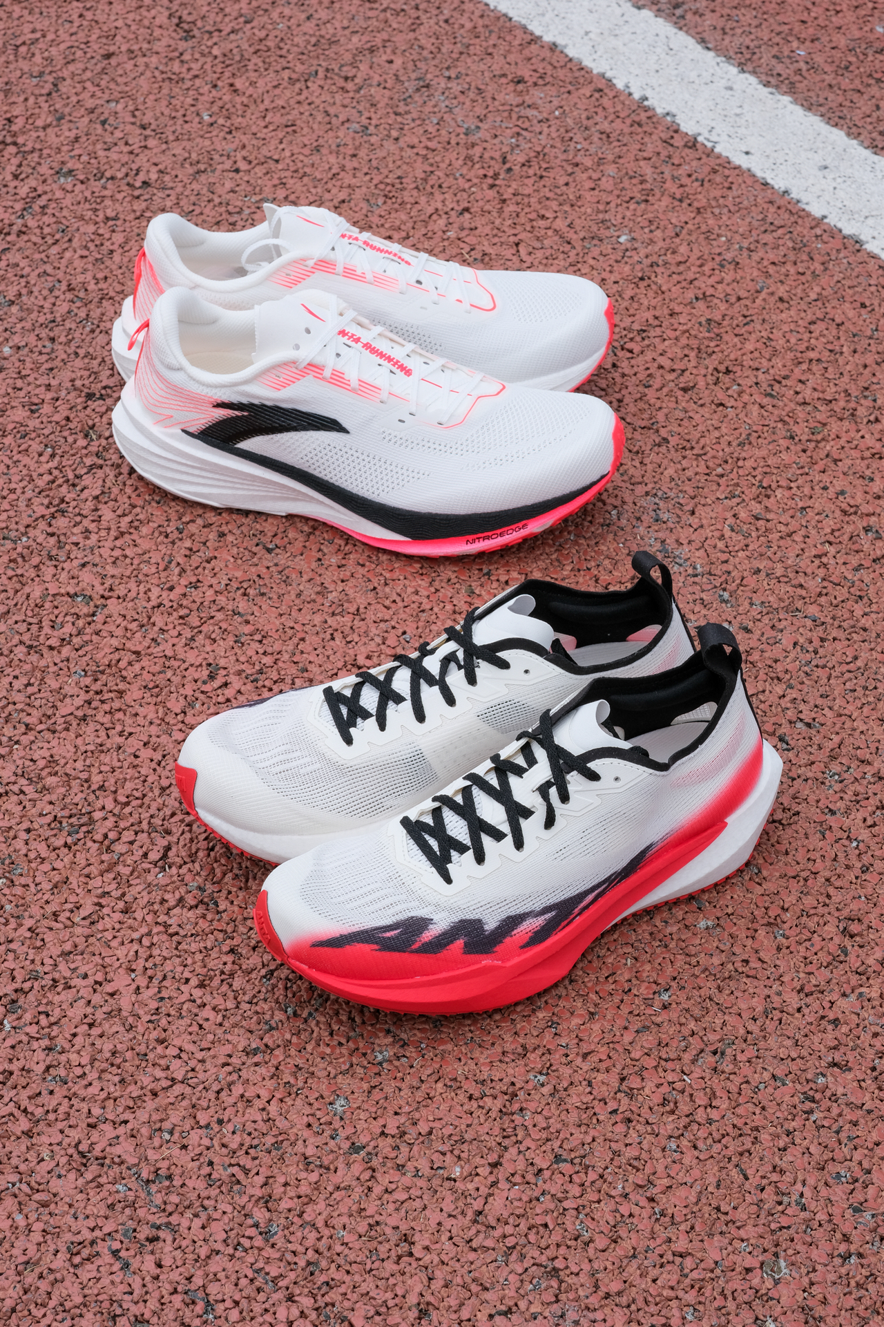 学生党跑道神鞋 塑胶先锋2 VS Speed怎么选？ 