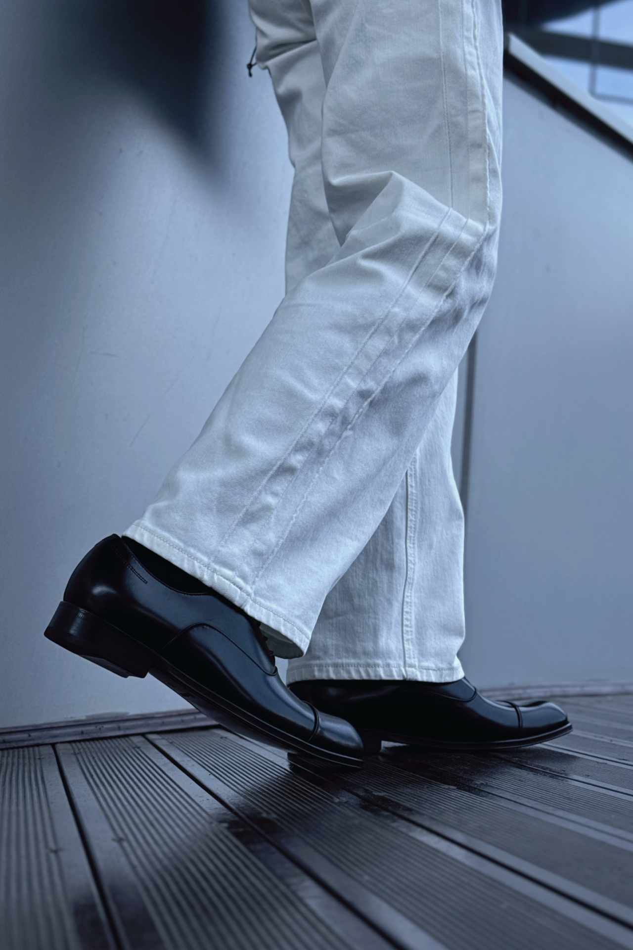 💢拒绝沉闷正装鞋❗️这双红底牛津太对味了👞
