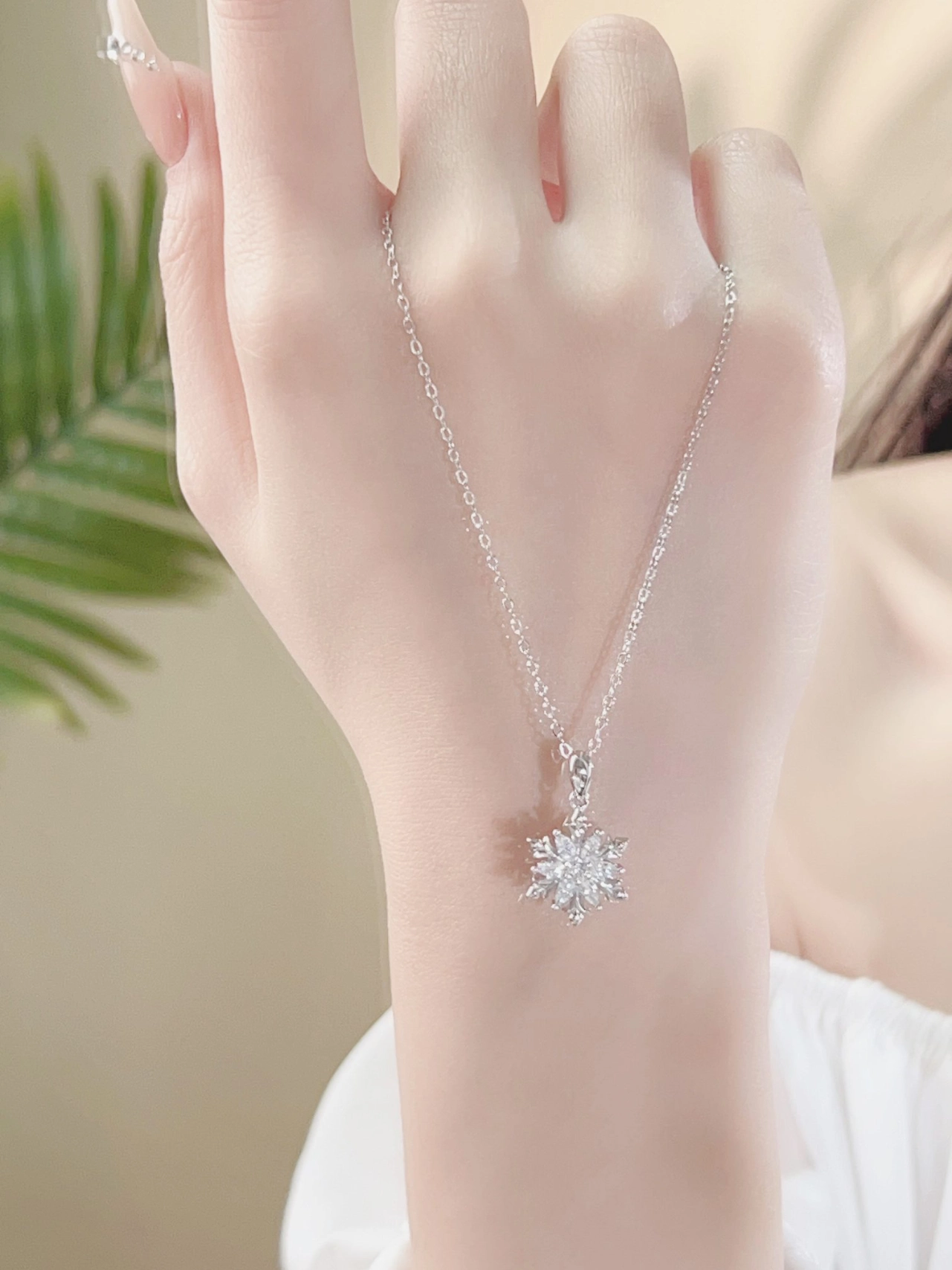雪花项链好米！但日常戴会硌吗？