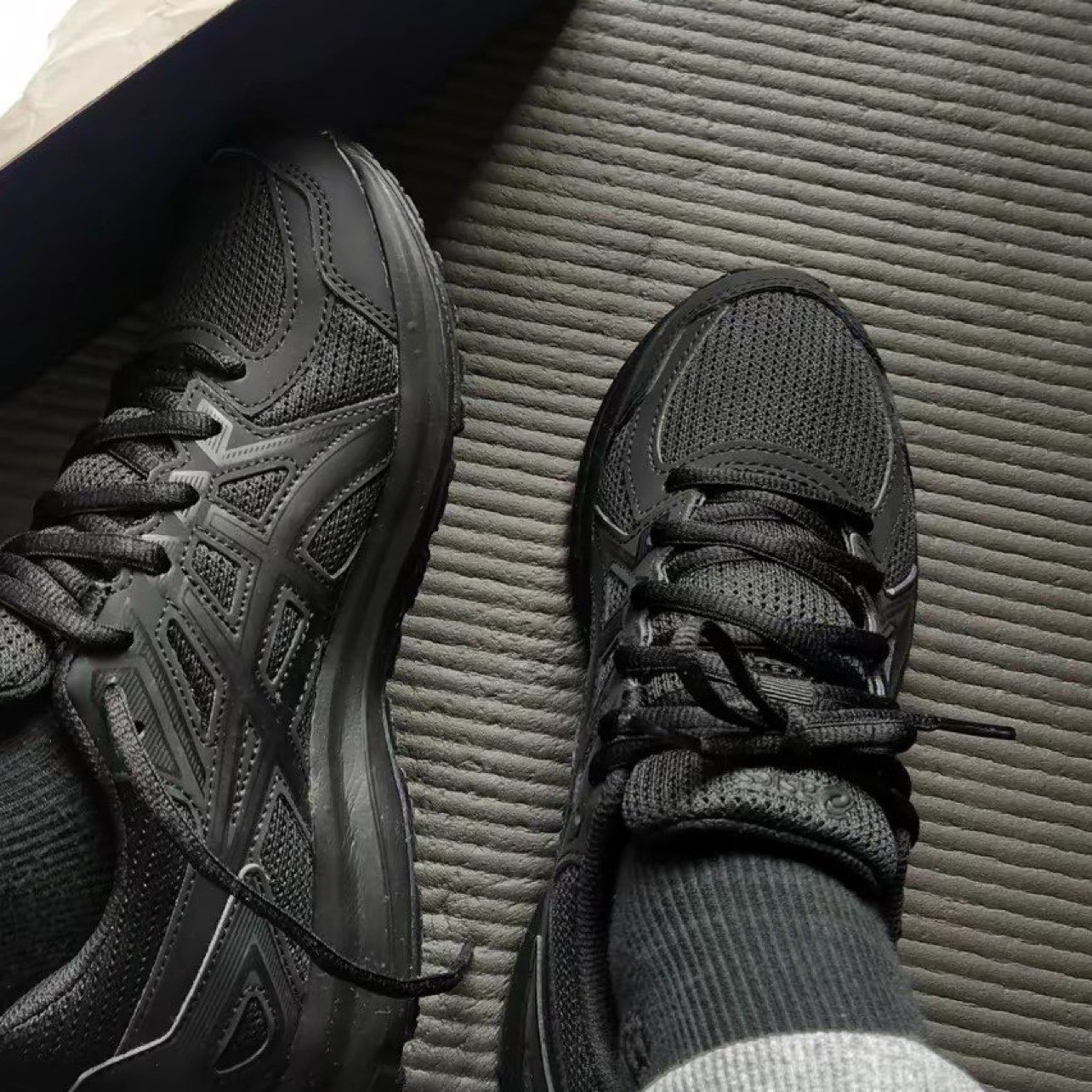 帅哥靓女闭眼入的酷帅百搭跑鞋