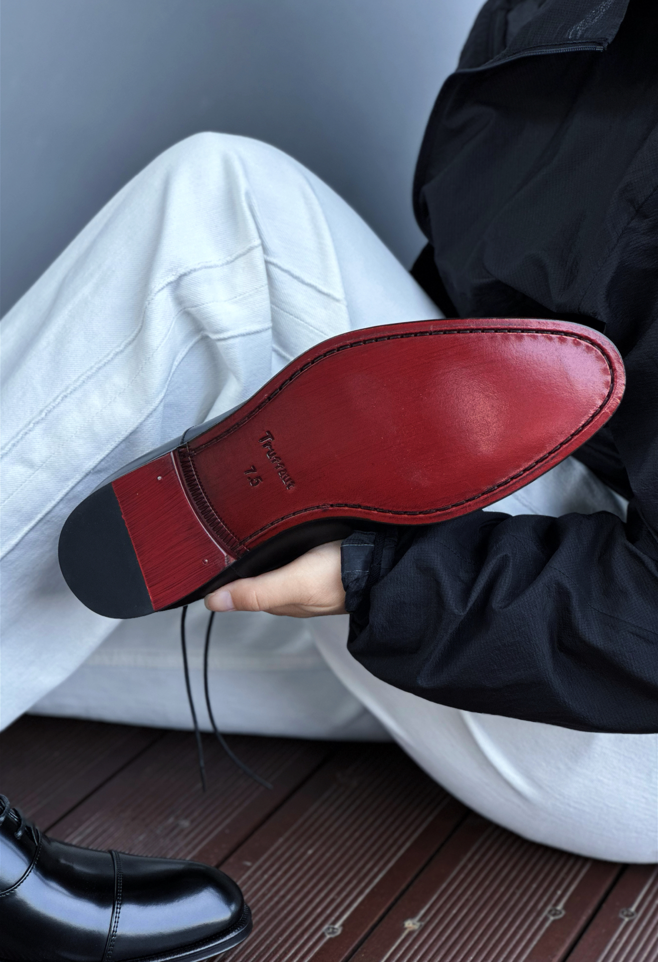 💢拒绝沉闷正装鞋❗️这双红底牛津太对味了👞