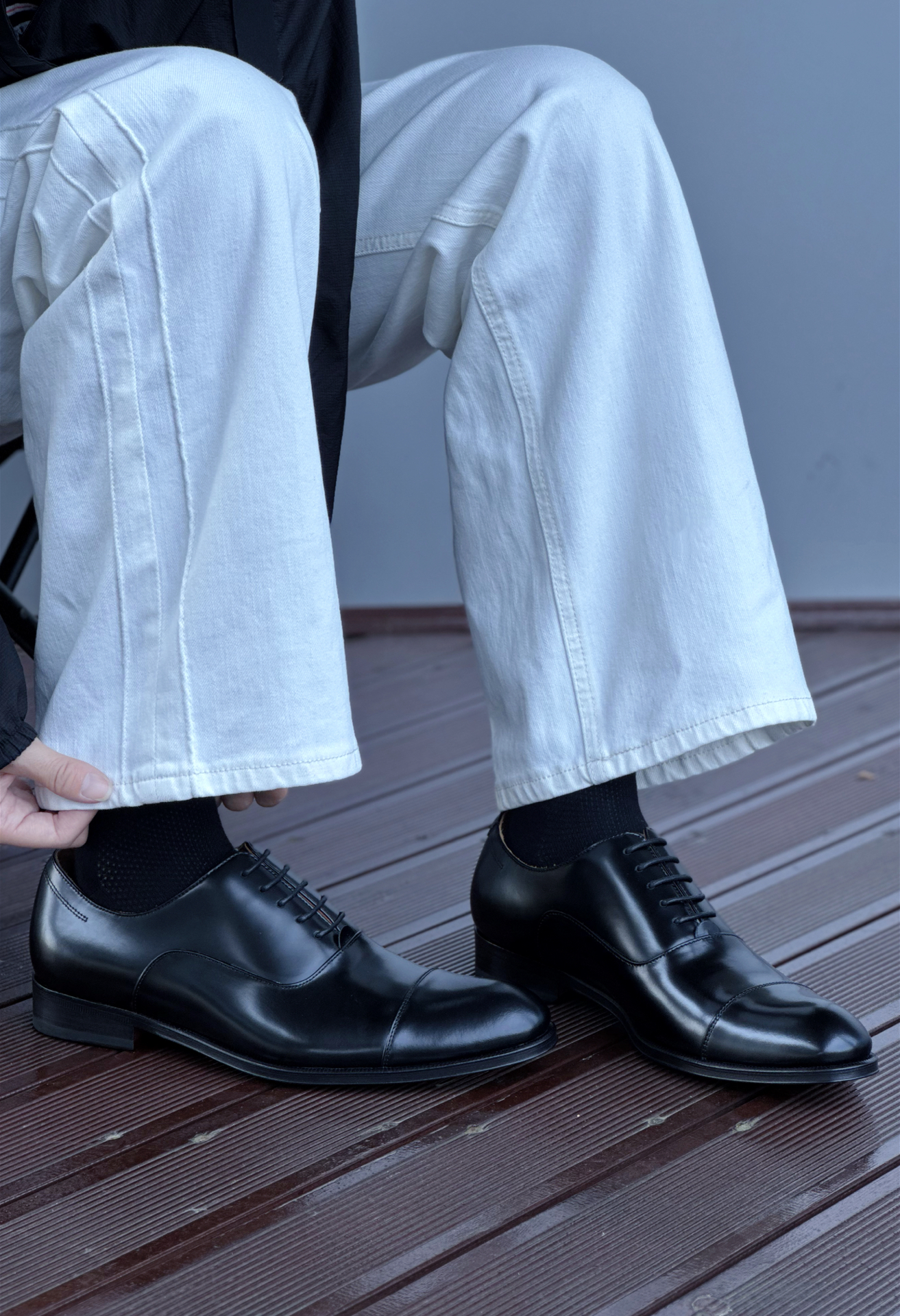 💢拒绝沉闷正装鞋❗️这双红底牛津太对味了👞