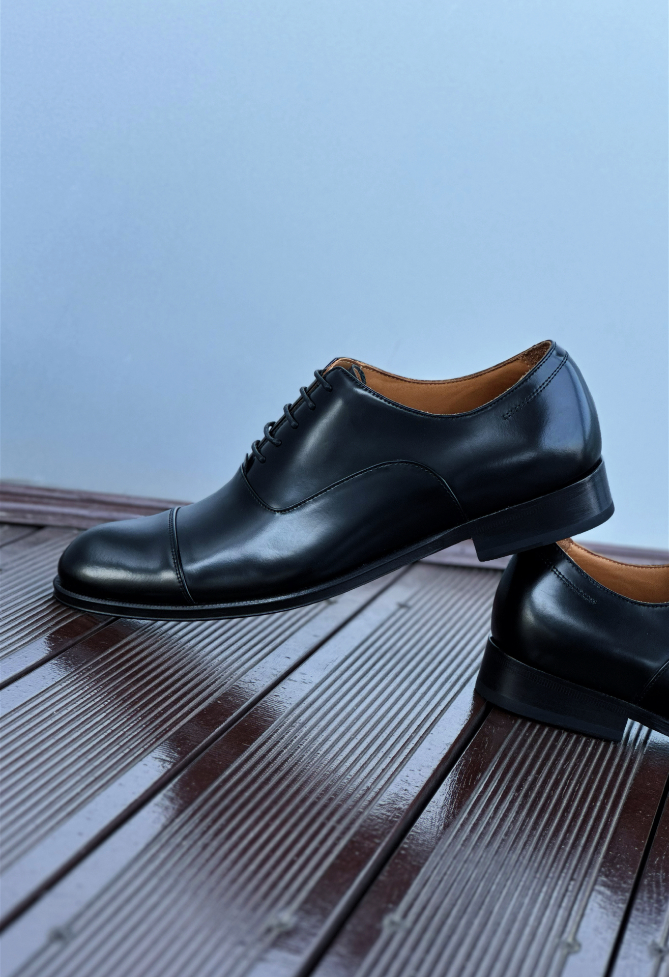 💢拒绝沉闷正装鞋❗️这双红底牛津太对味了👞