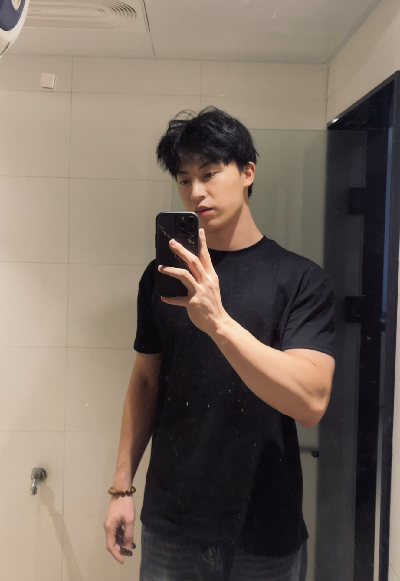 健身男孩夏天爱穿的黑T🖤