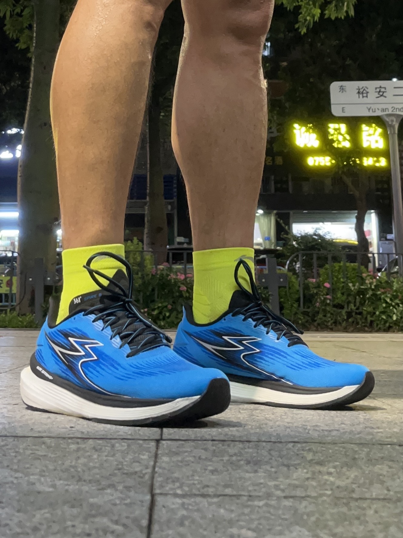 夜跑通勤都能穿的跑鞋
