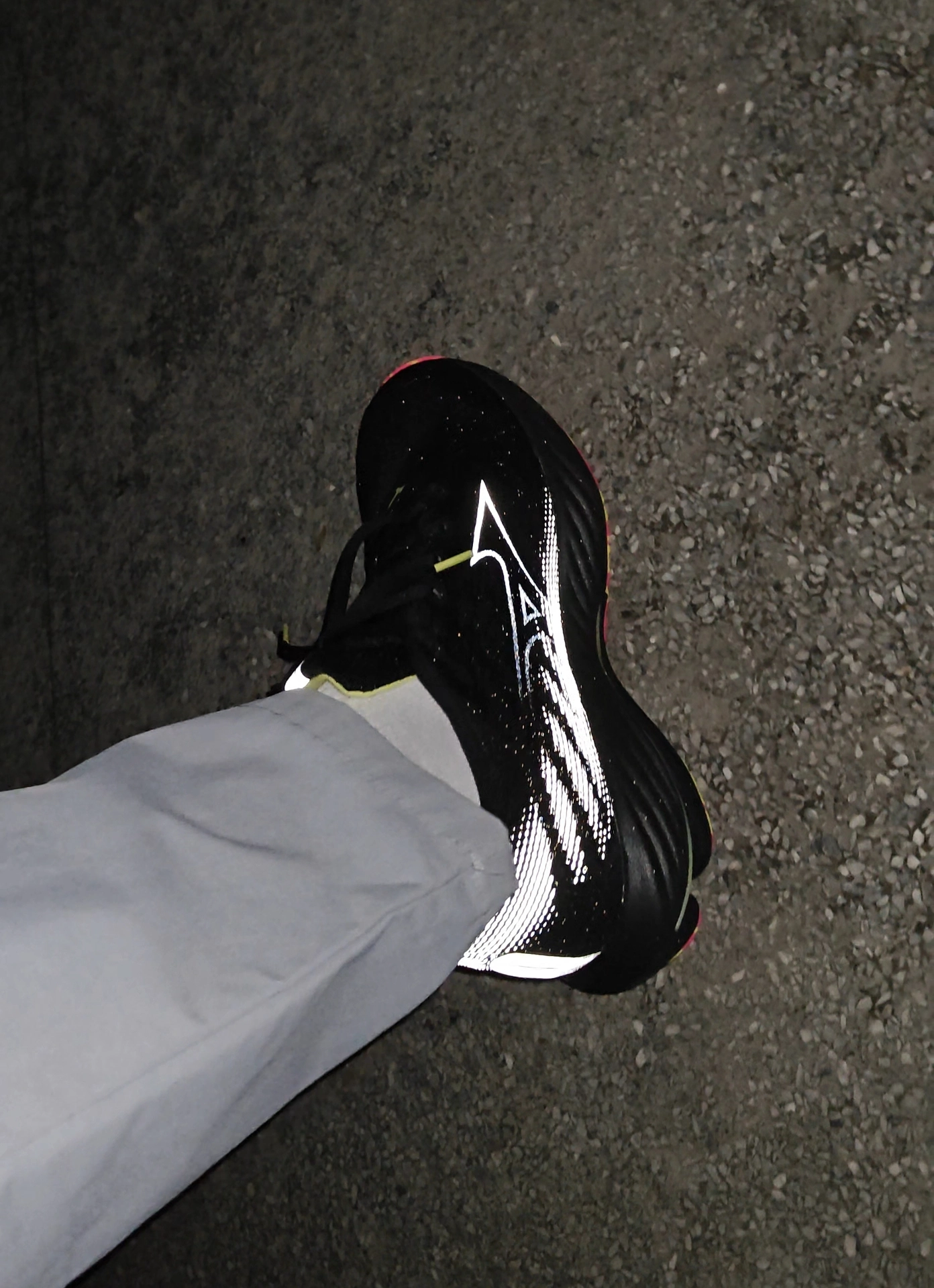 稳弹先锋：美津浓 Wave Rider 28 跑鞋