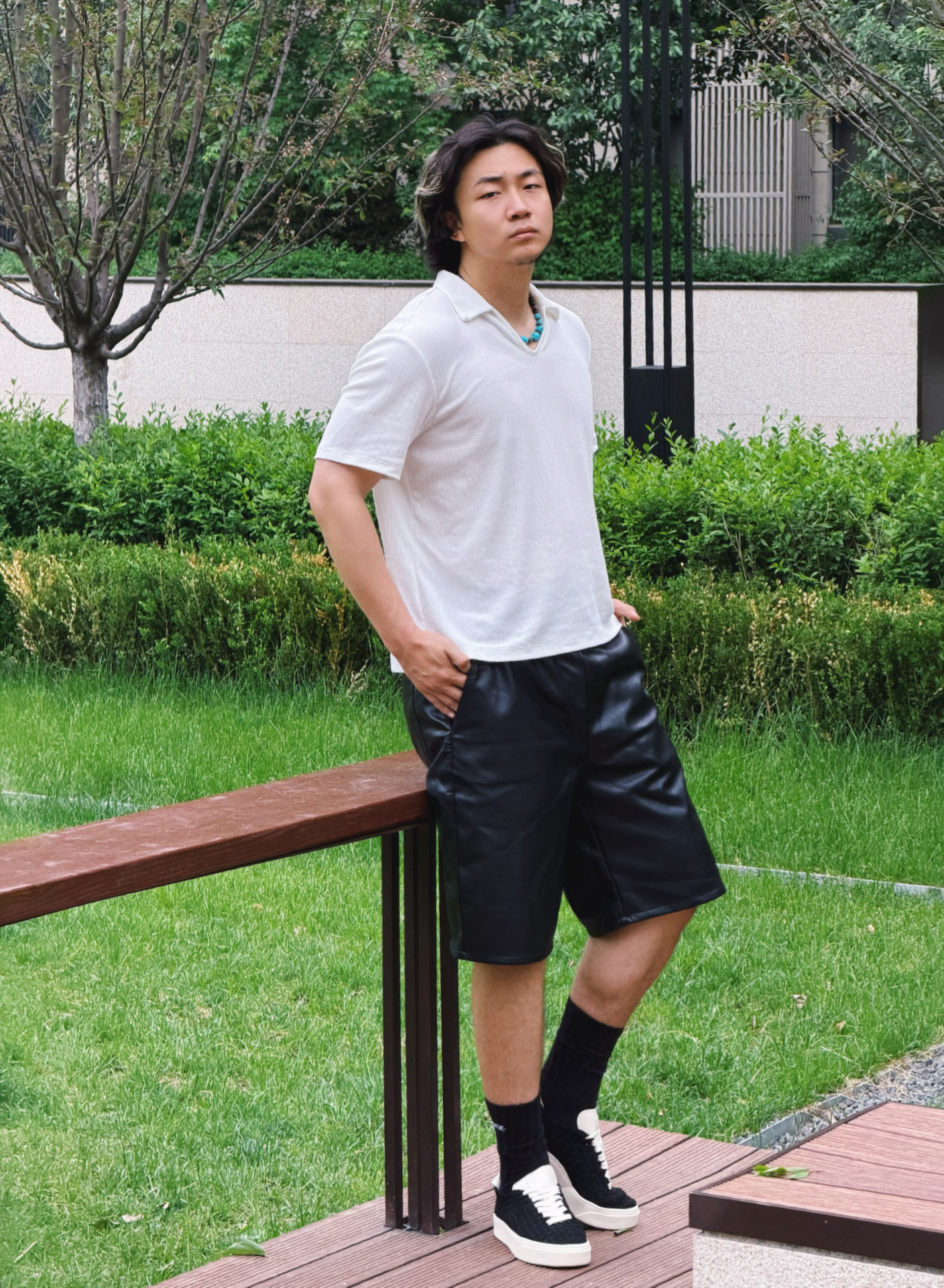 「黑白配搭出松弛感」