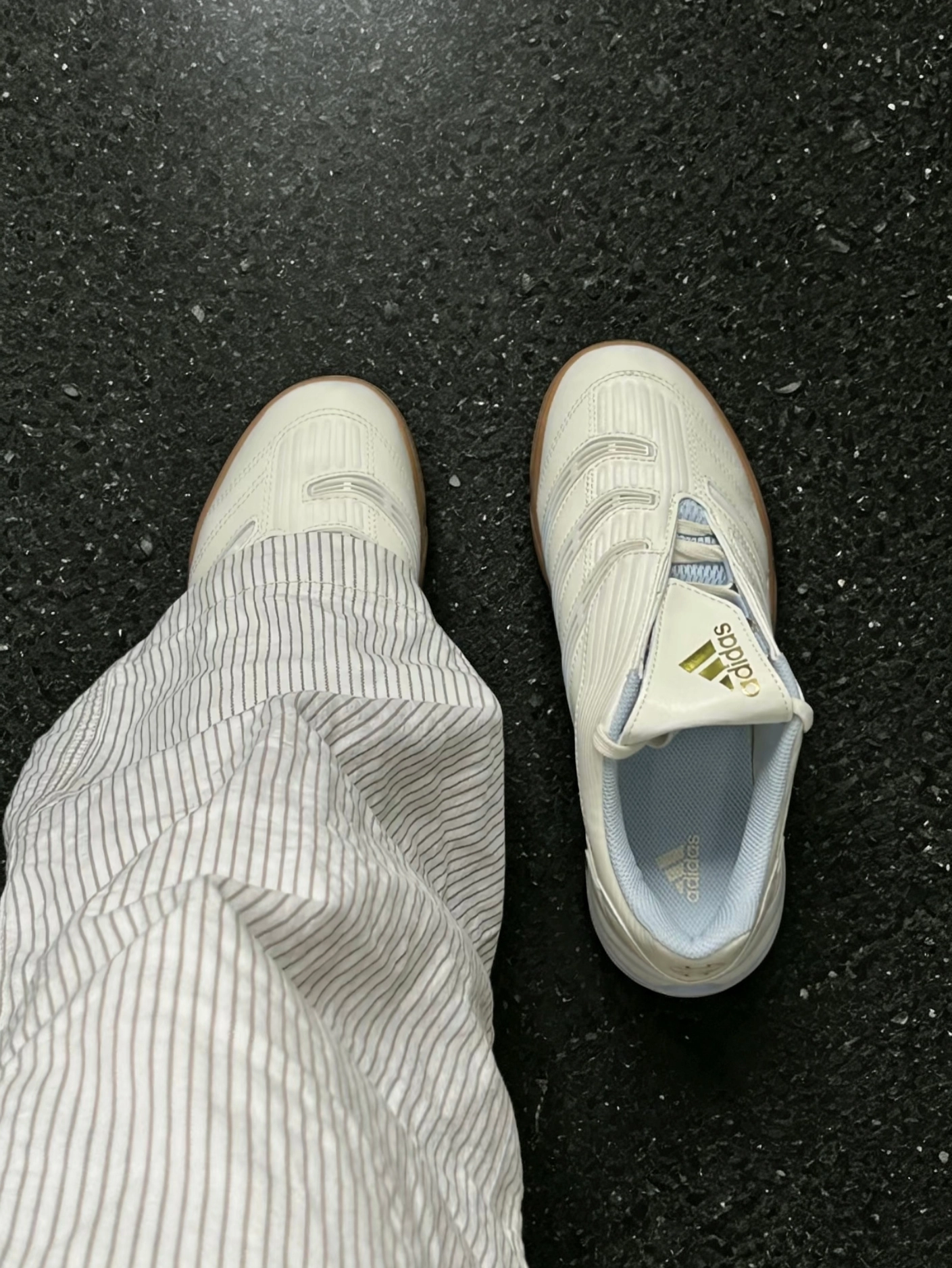 Adidas奶蓝猎鹰｜复古休闲小白鞋