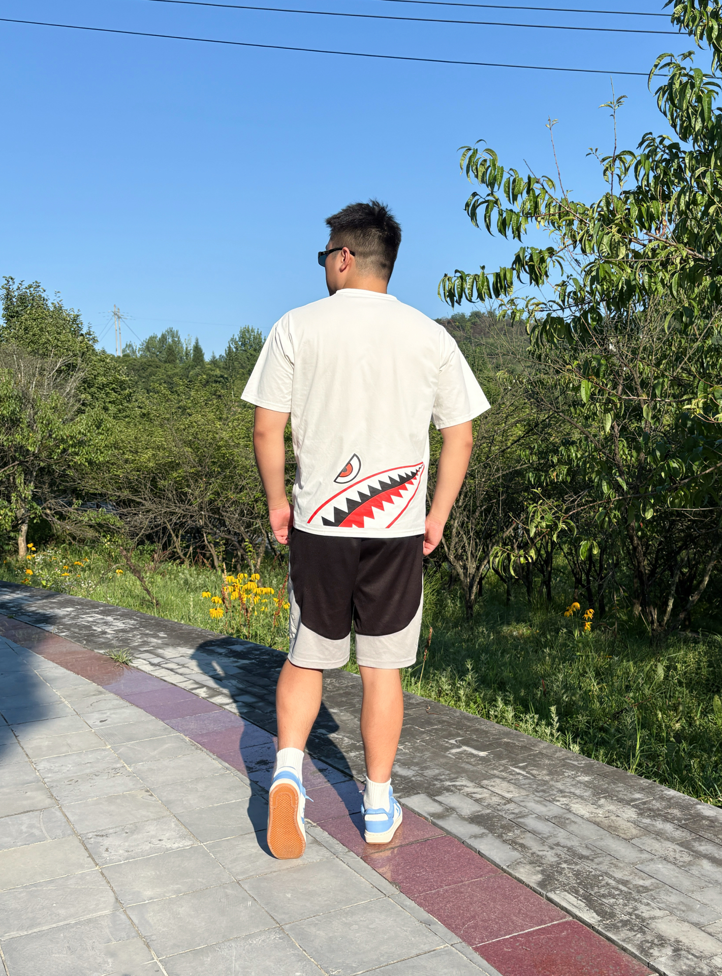 匡威蓝白板鞋：复古清新风，舒适度几何？