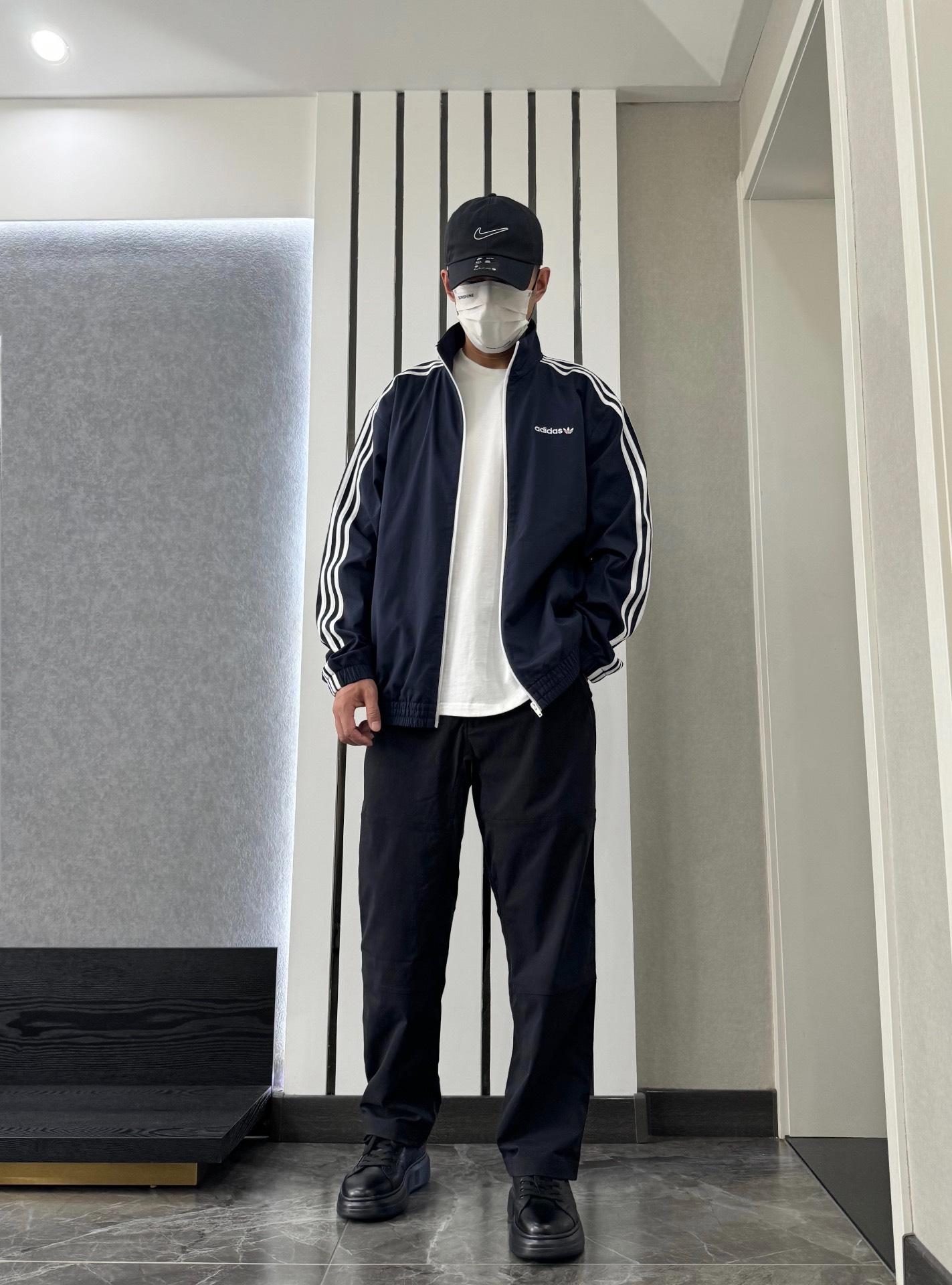 藏蓝夹克+黑裤，打工人通勤穿搭！