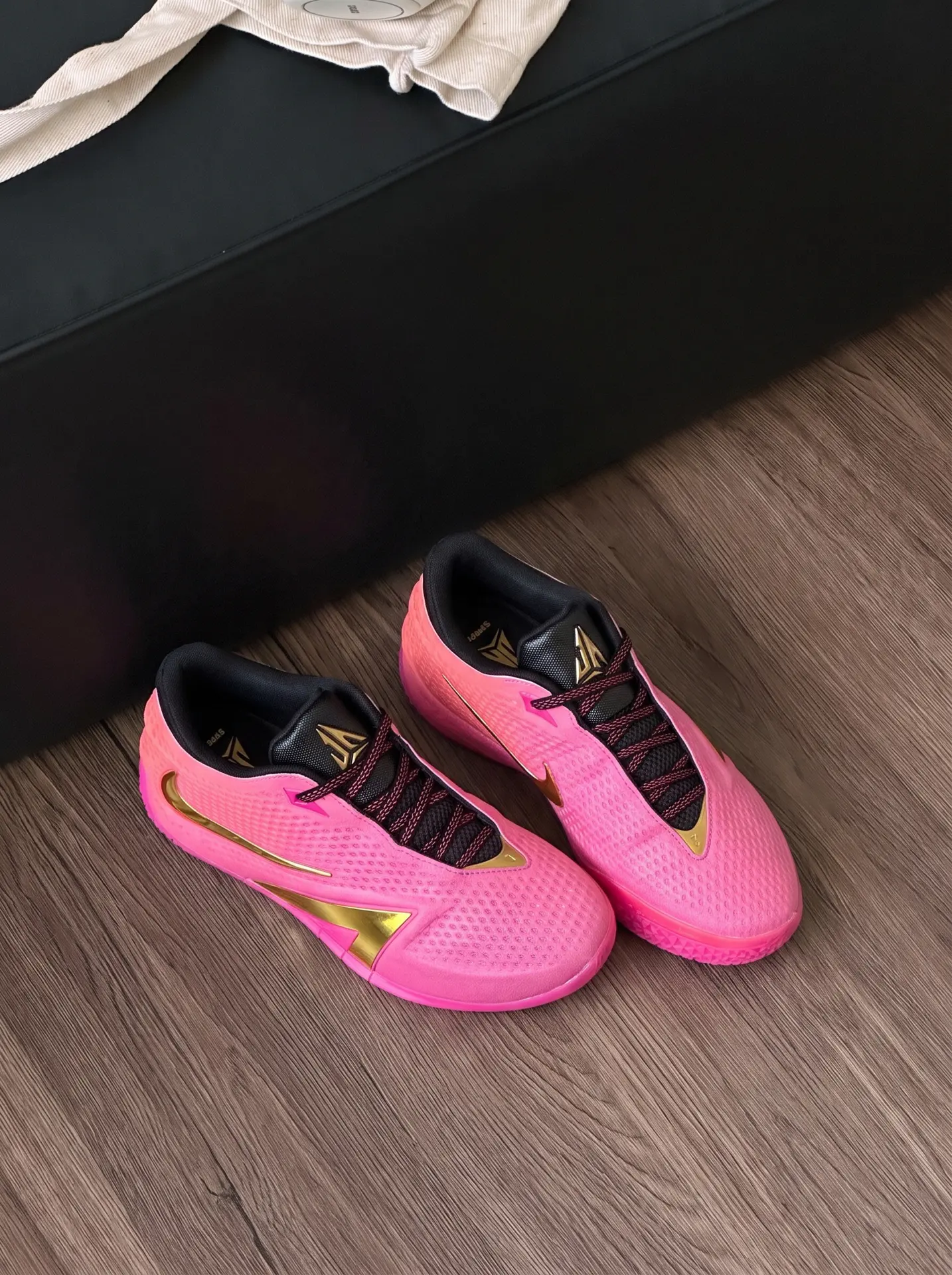 💖甜酷炸场!Nike JA4 Rise粉金真的太吸睛✨