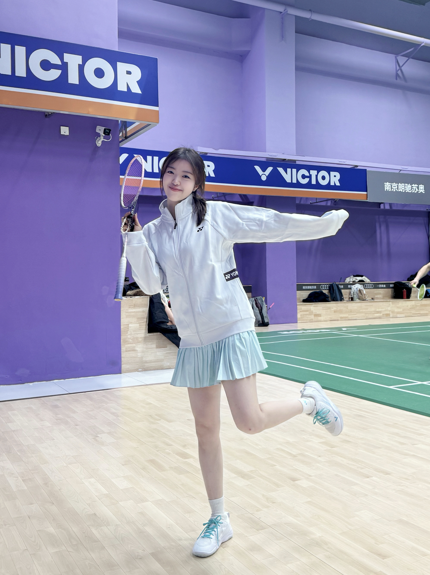 运动女孩春天的亮眼新外套✨