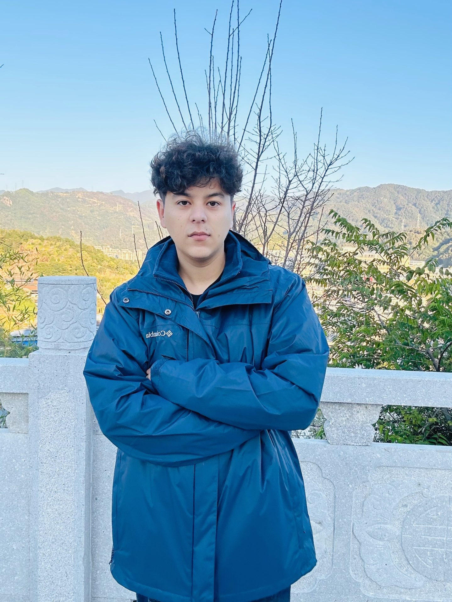 天气转凉！这件冲锋衣我锁死🥾