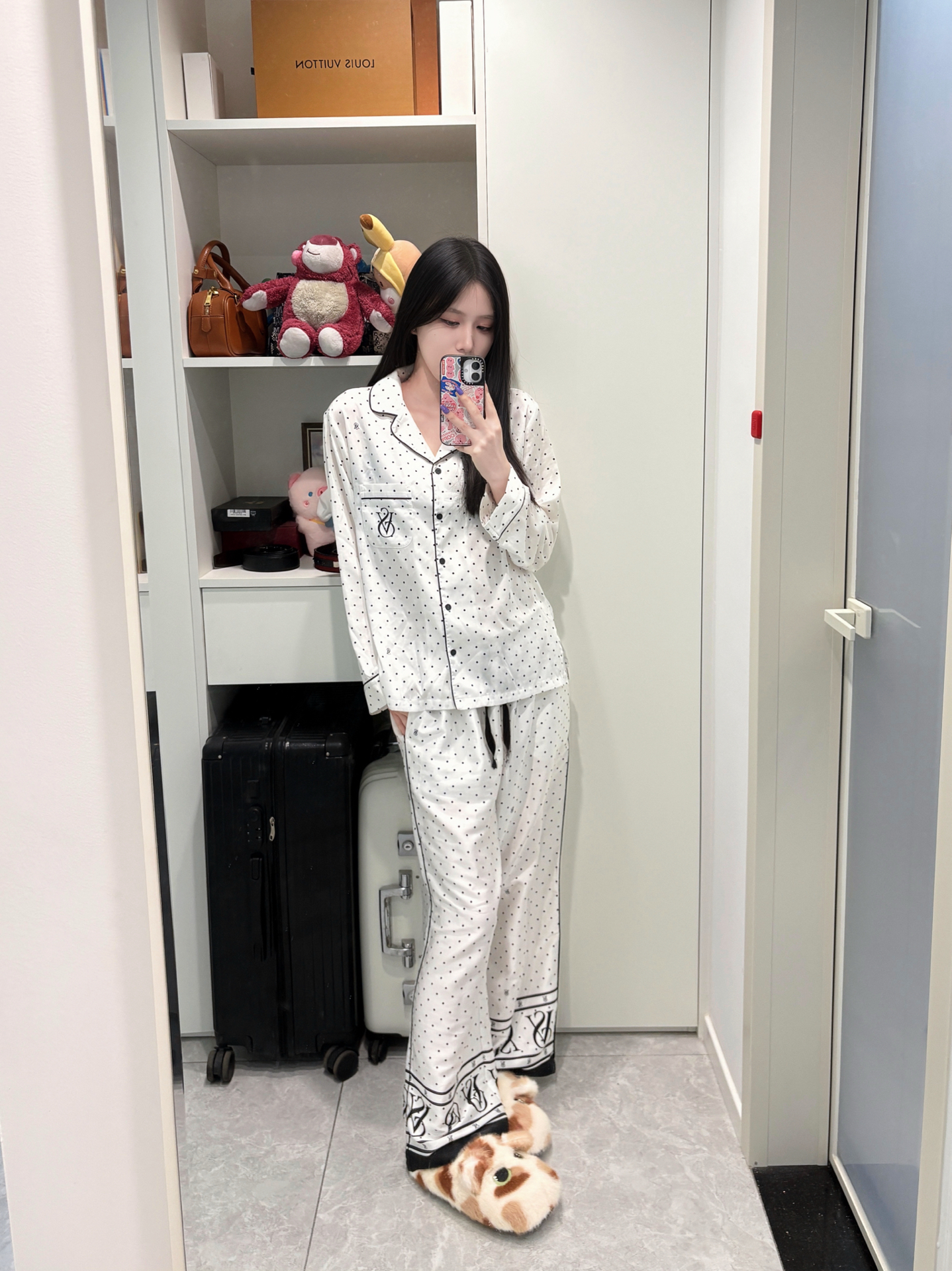 🐱糟糕!露出猫脚了ฅ^•ﻌ•^ฅ