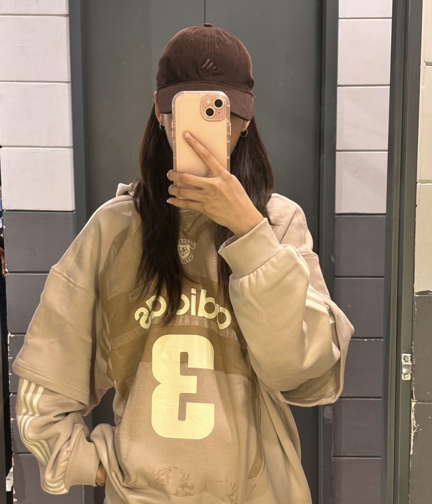 浅卡其假两件卫衣，学生党运动风get✔️