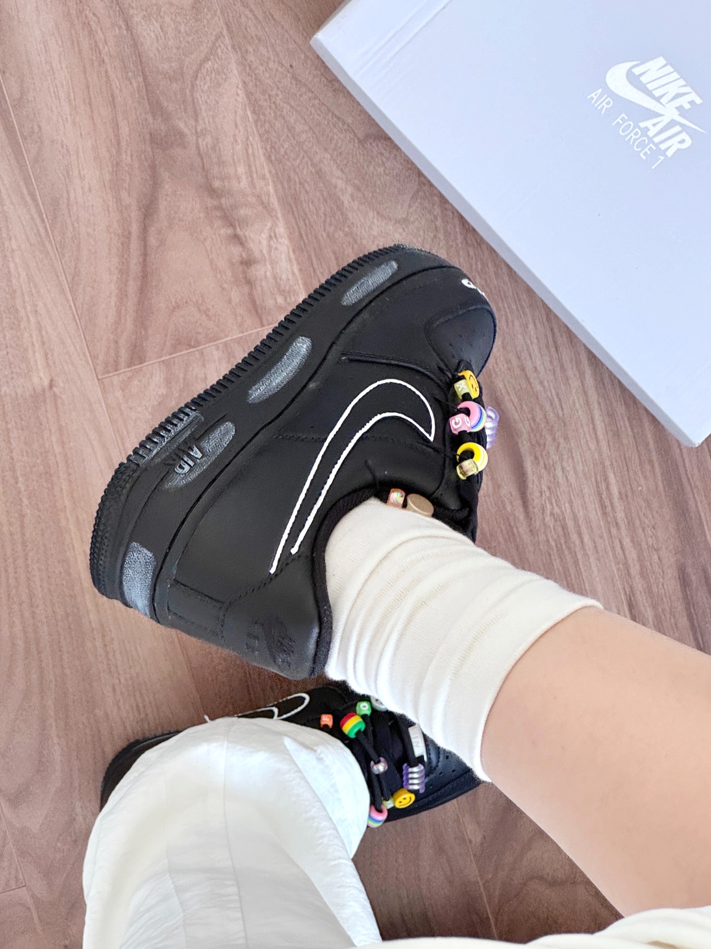 甜酷辣妹🎀黑色的AF1也太好看了吧！