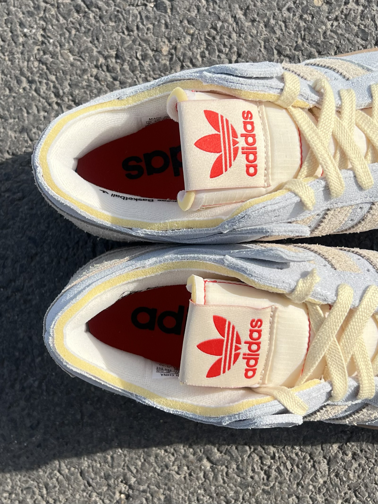 新年鲨疯了这双阿迪!要被这双baby蓝forum板鞋迷晕了