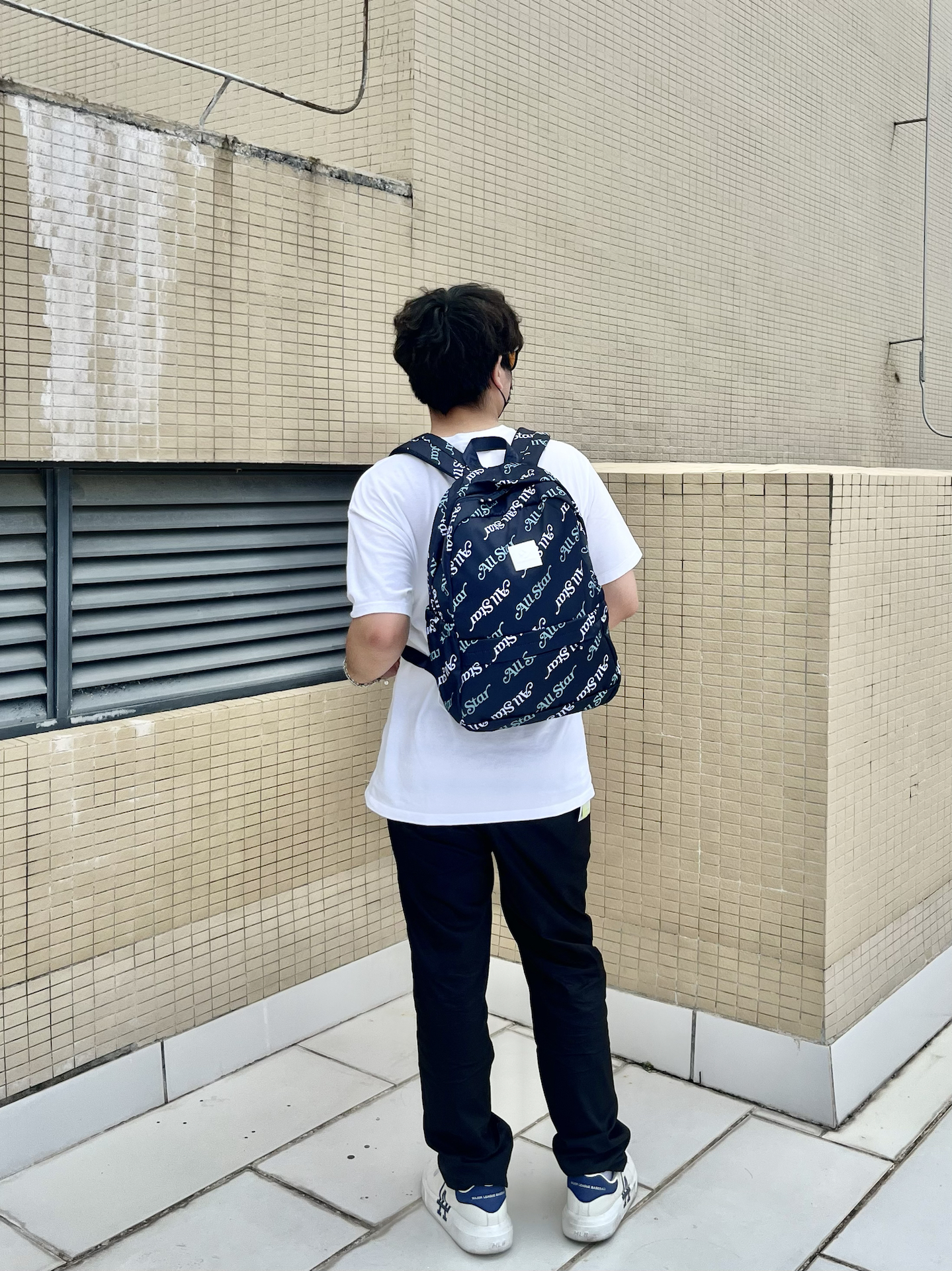 简约百搭双肩包,懒人出行好伴侣