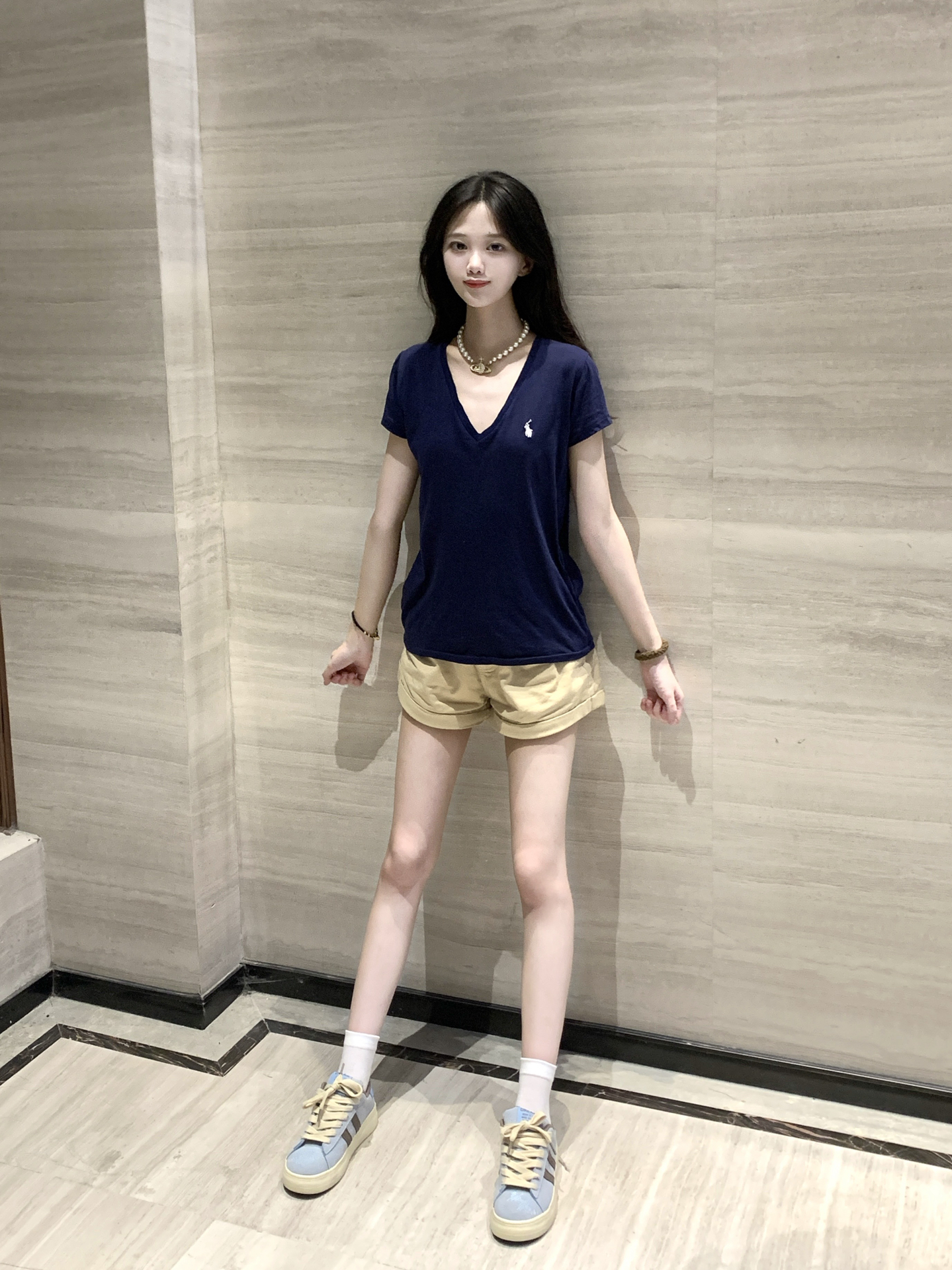 被问爆的少年感穿搭！藏蓝T赢麻了💙