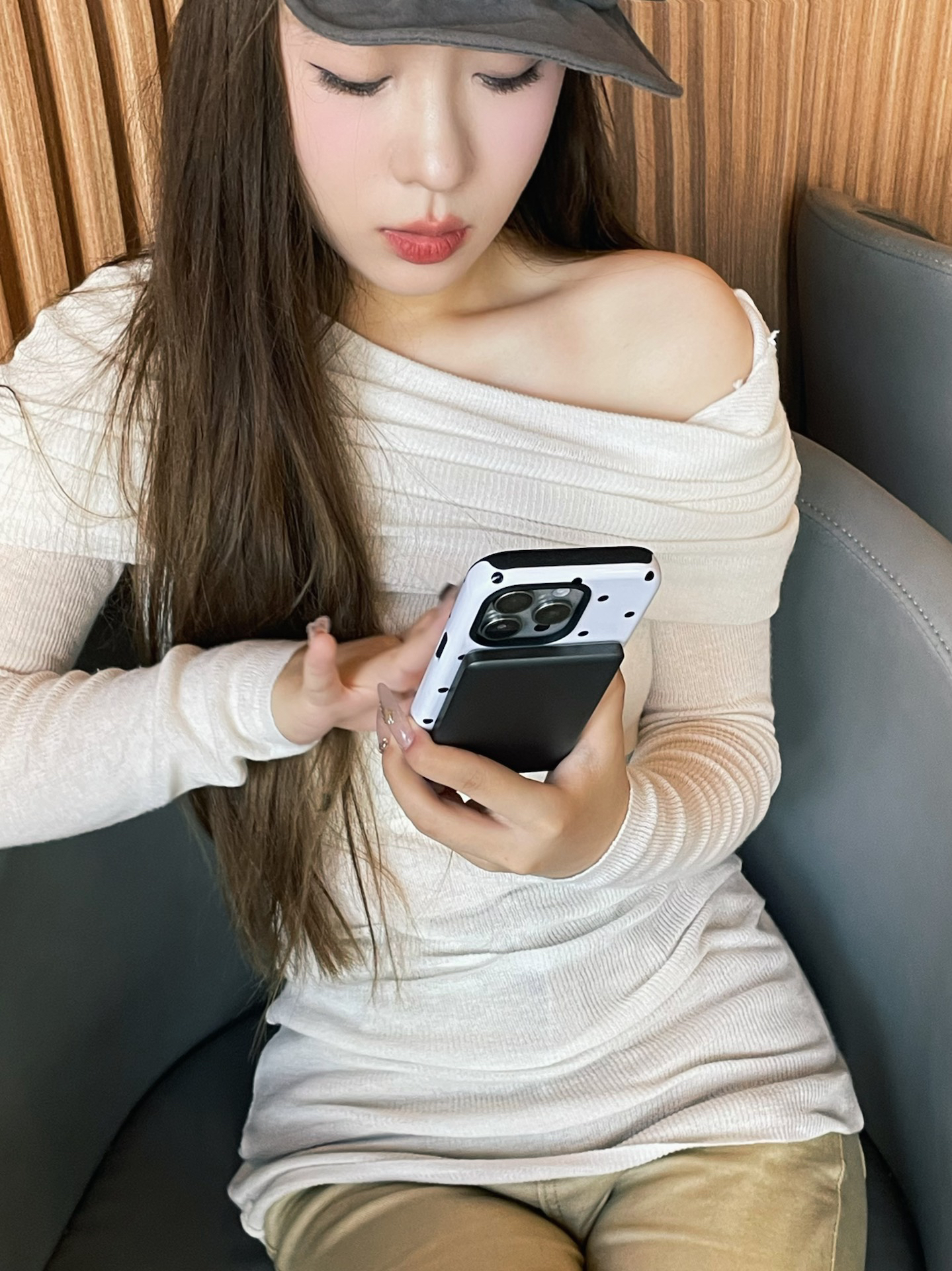 “旅行党爱惨！轻薄快充充电宝✨”