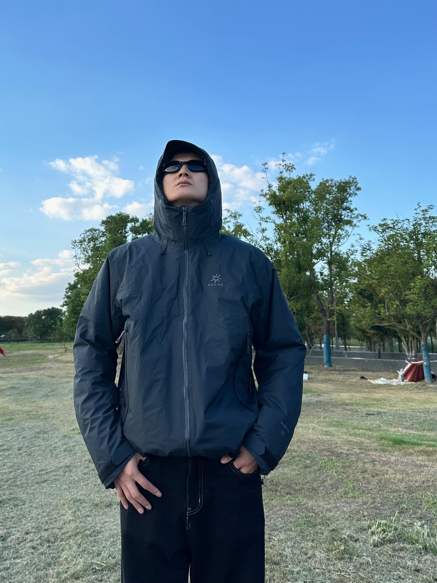 户外型男密码！这硬壳羽绒服绝了🤩