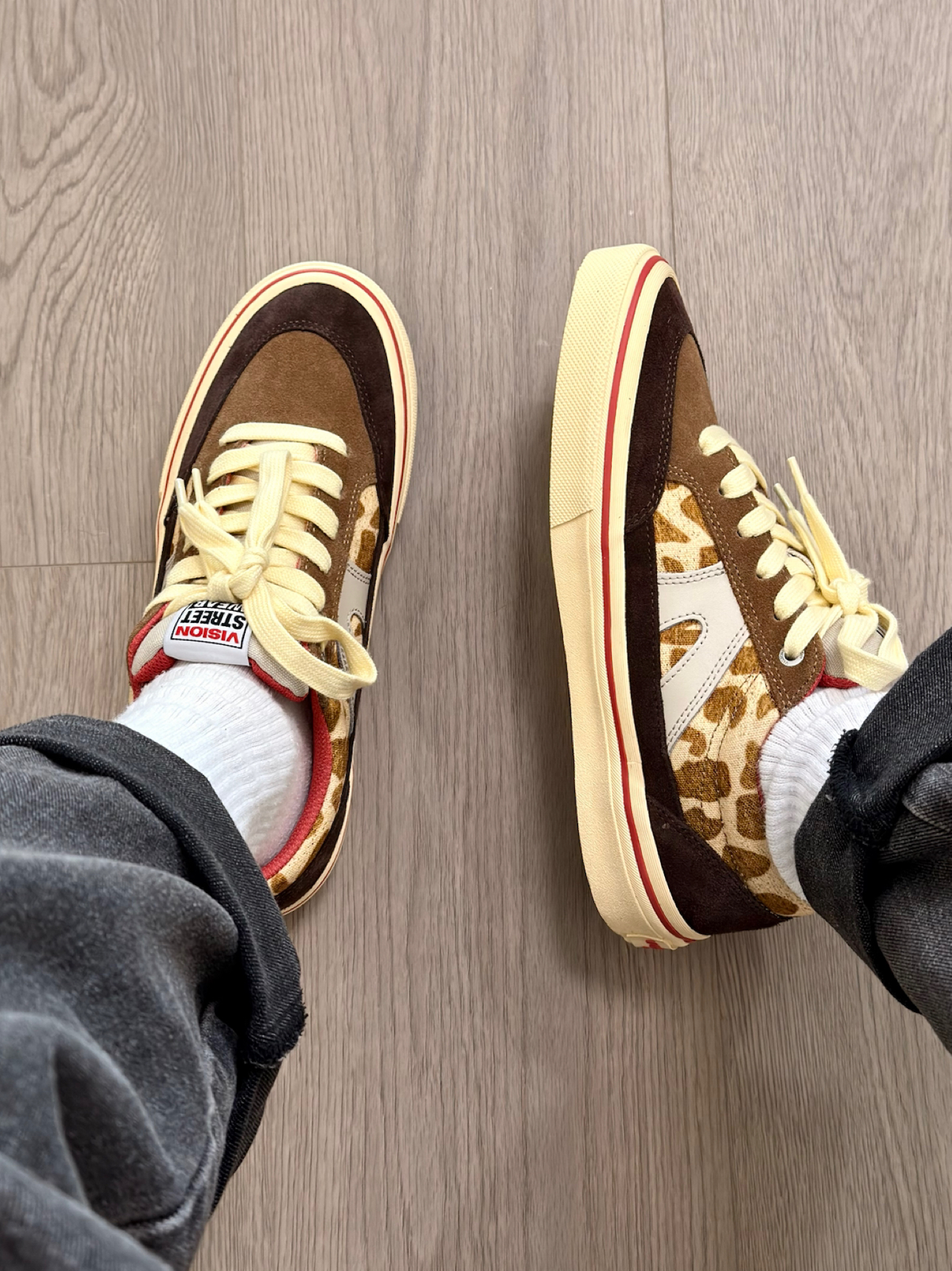 不撞款还好穿⁉️真被这双Vision板鞋帅到了…