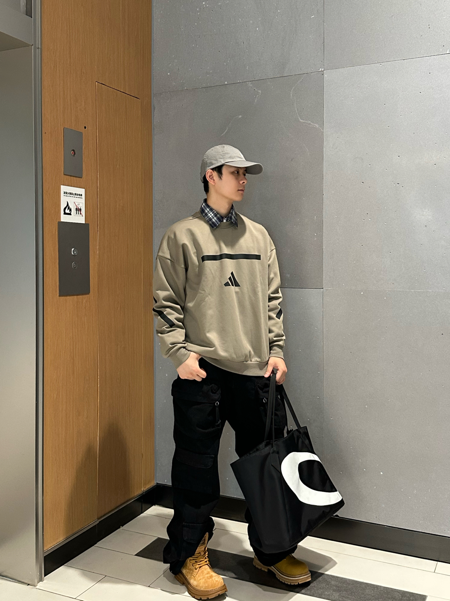 王安宇同款卫衣好搭吗？