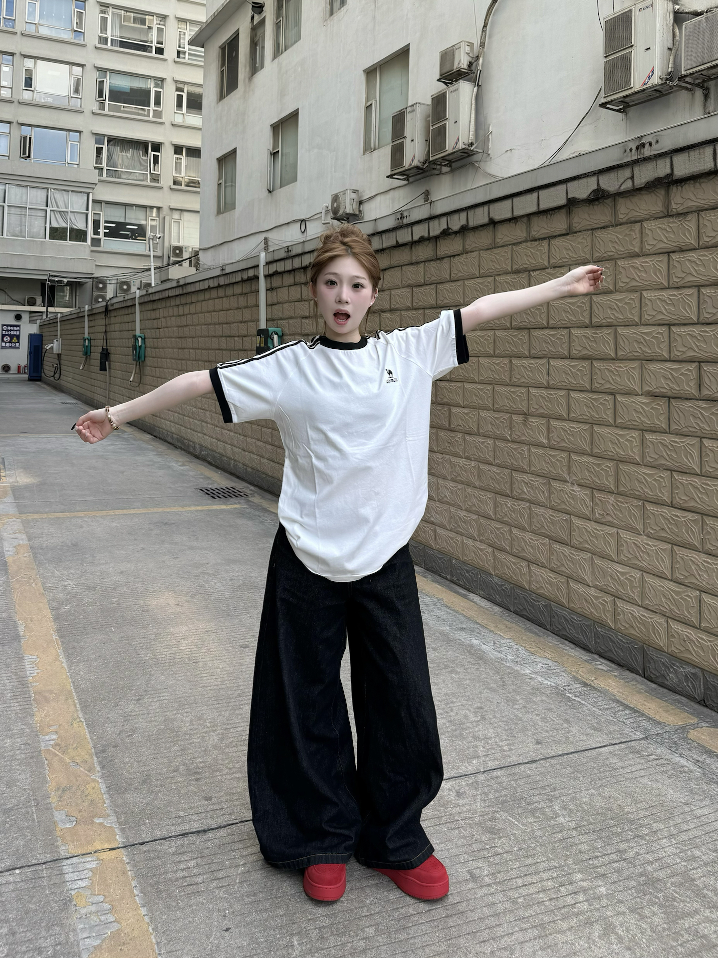 动作越大 拍照越好看！！！