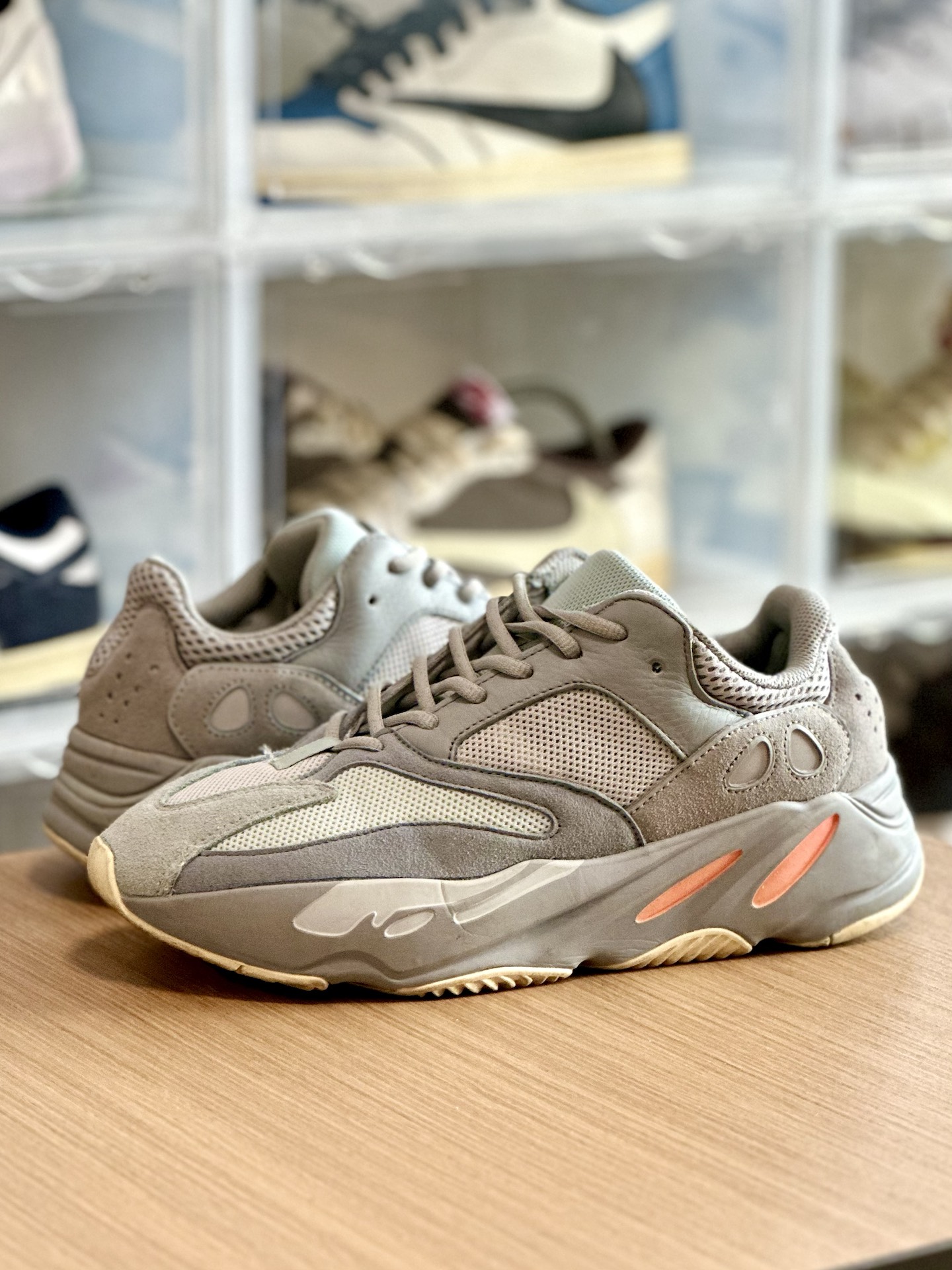 增高与脚感并存｜Adidas Yeezy700惯性⚡️