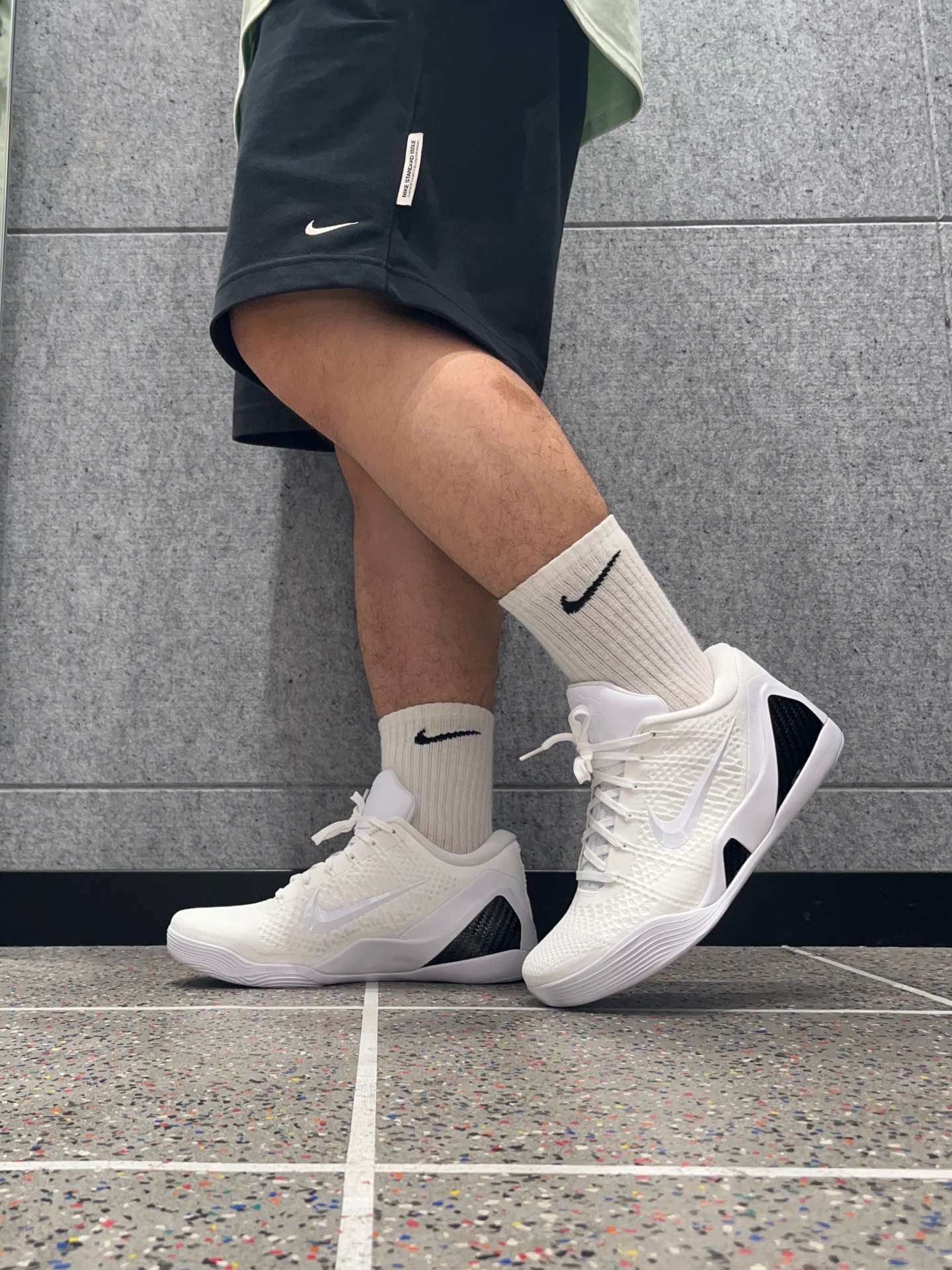 科比9纯白上脚实拍,情怀>配置⁉️