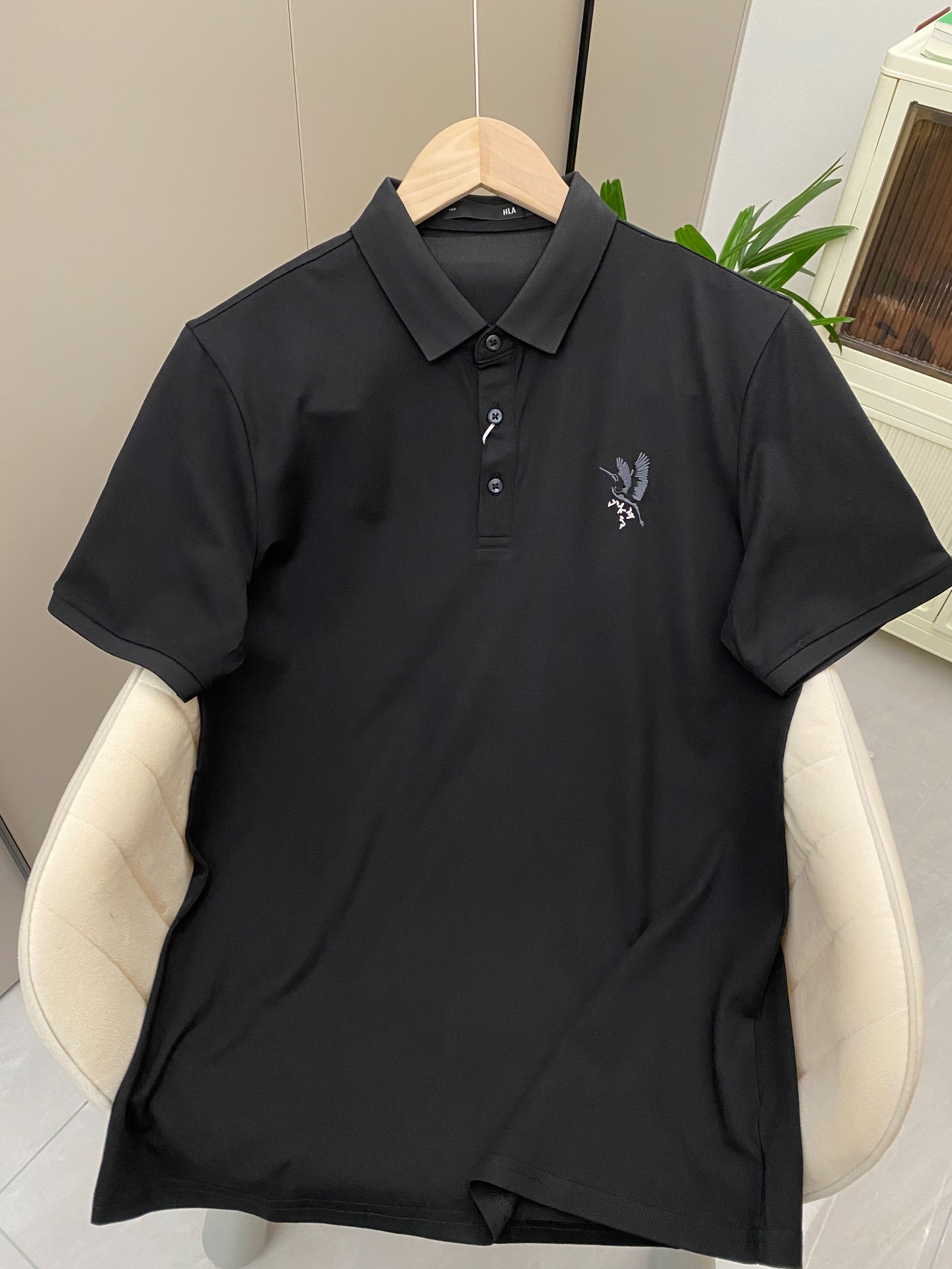 越简单越好看！夏日全靠这件凉感短袖了！