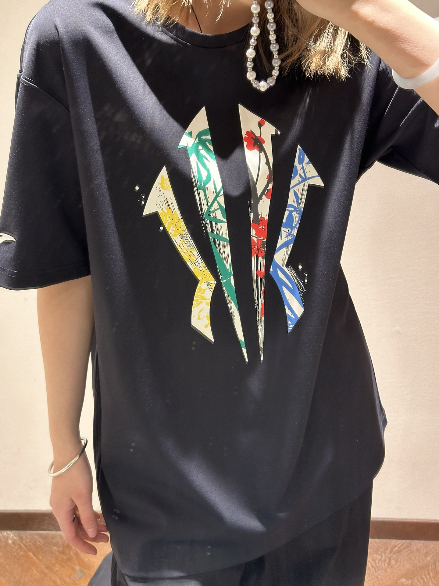 夏天穿搭必备的一款短袖T