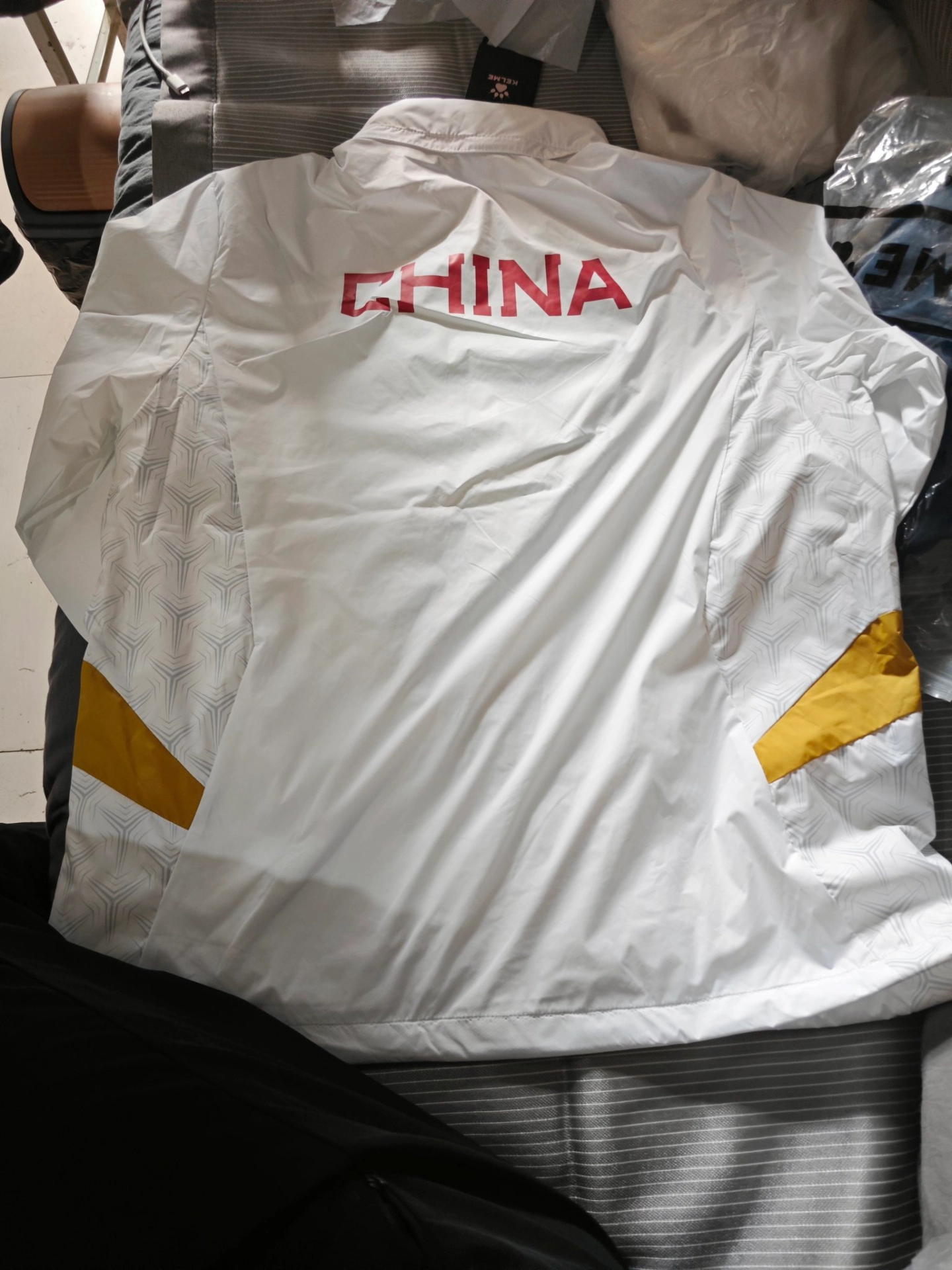 卡尔美出征系列冲锋衣也太帅啦！！