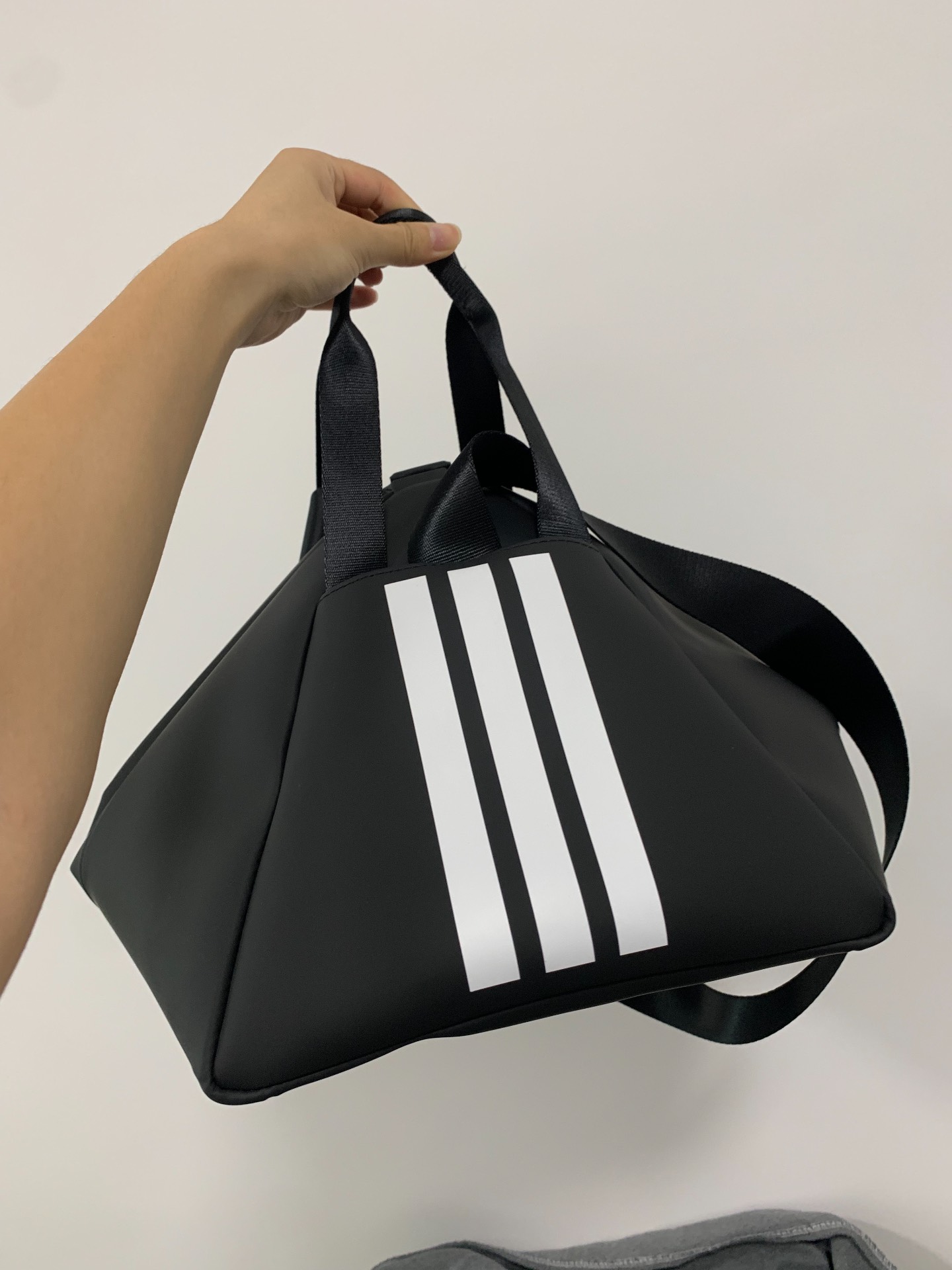阿迪新款包LOOK