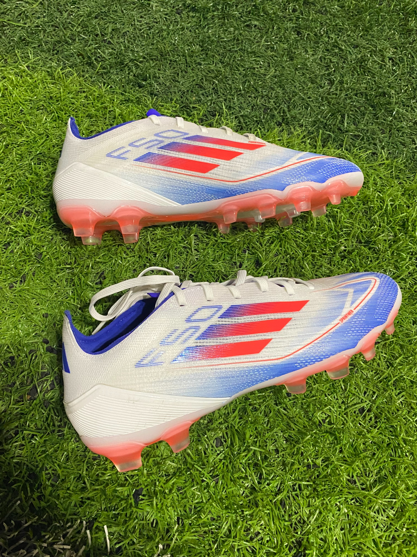 干爆球鞋后续 Adidas F50超帅！