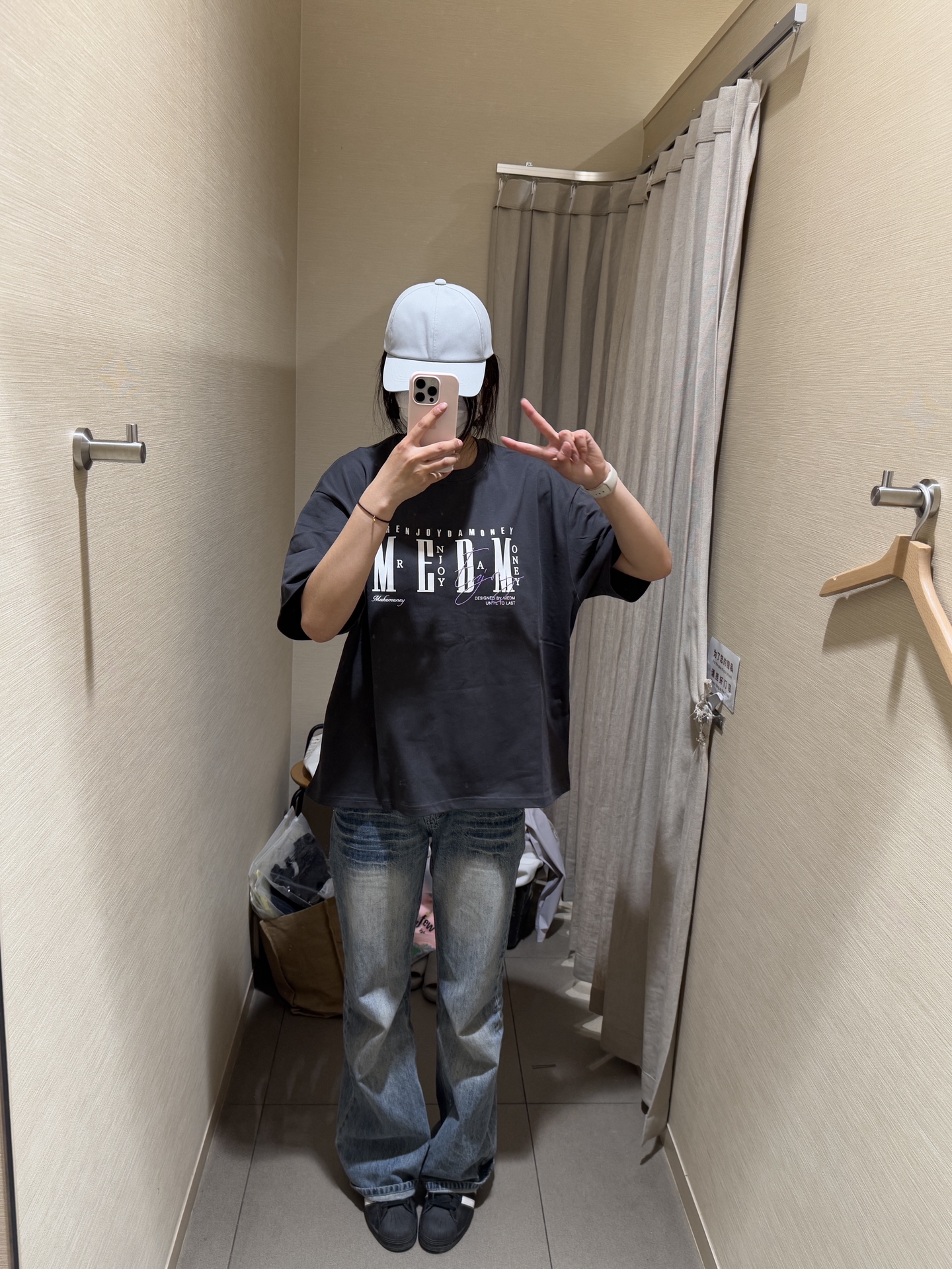 MEDM这件炭灰T，版型好到能拯救我的摆烂穿搭！👕