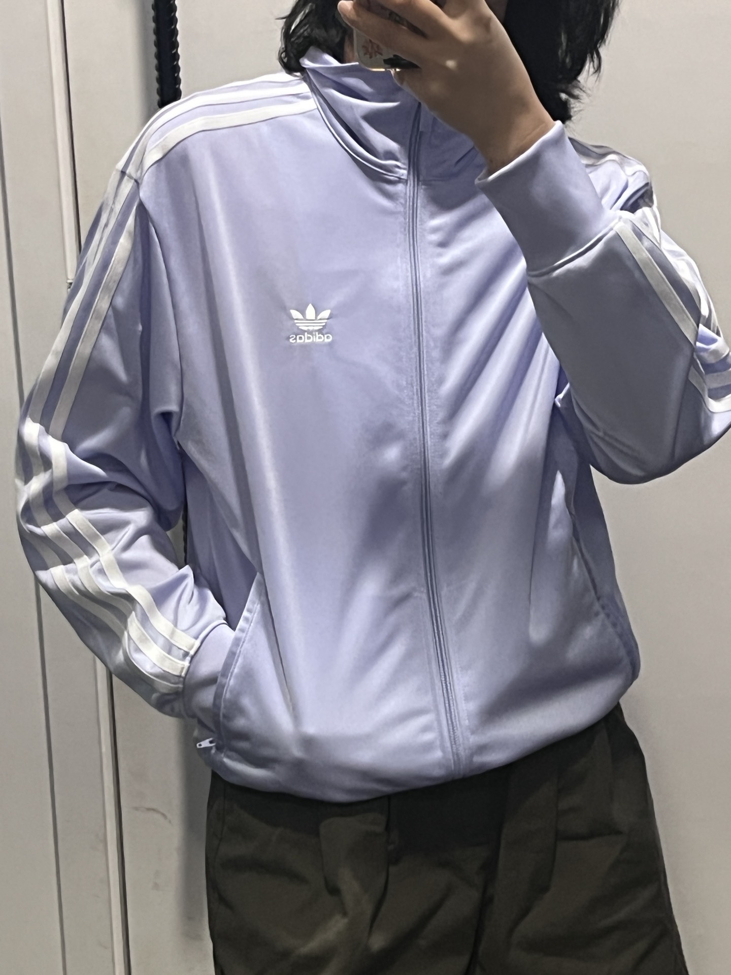 💜这件淡紫色的连帽外套，谁穿谁好看！