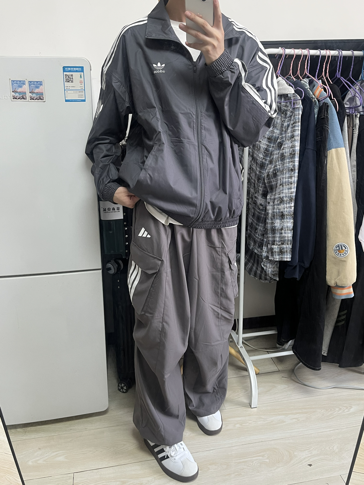 Adidas 运动长裤：口袋魔法，耐磨先锋，系带潮流