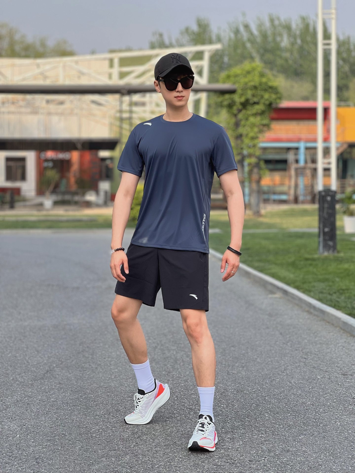 救命！这件T恤我能焊在身上！