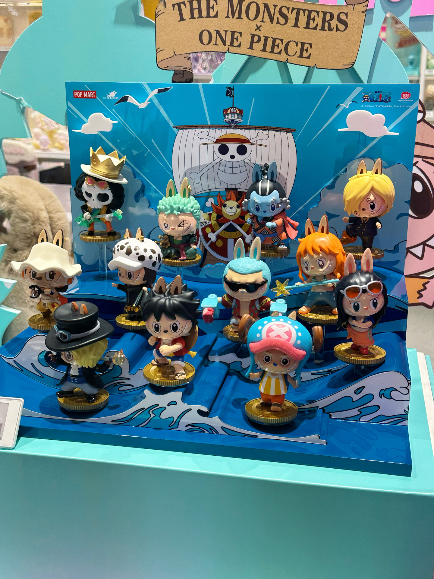 🏴‍☠️盲盒控狂喜！泡泡玛特航海王联名盲盒破浪登场​