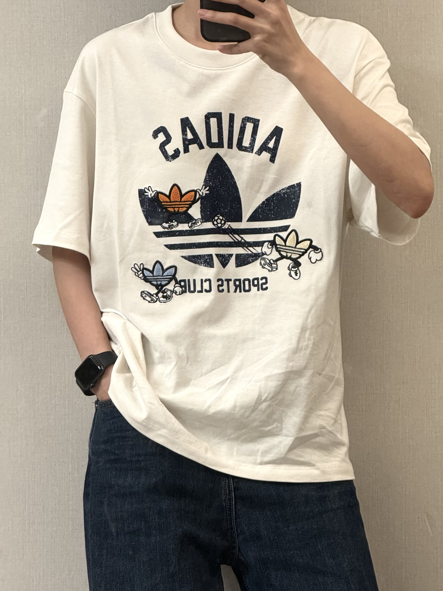 三叶草童装白T：少年感の作弊器！这显白度是开了滤镜？