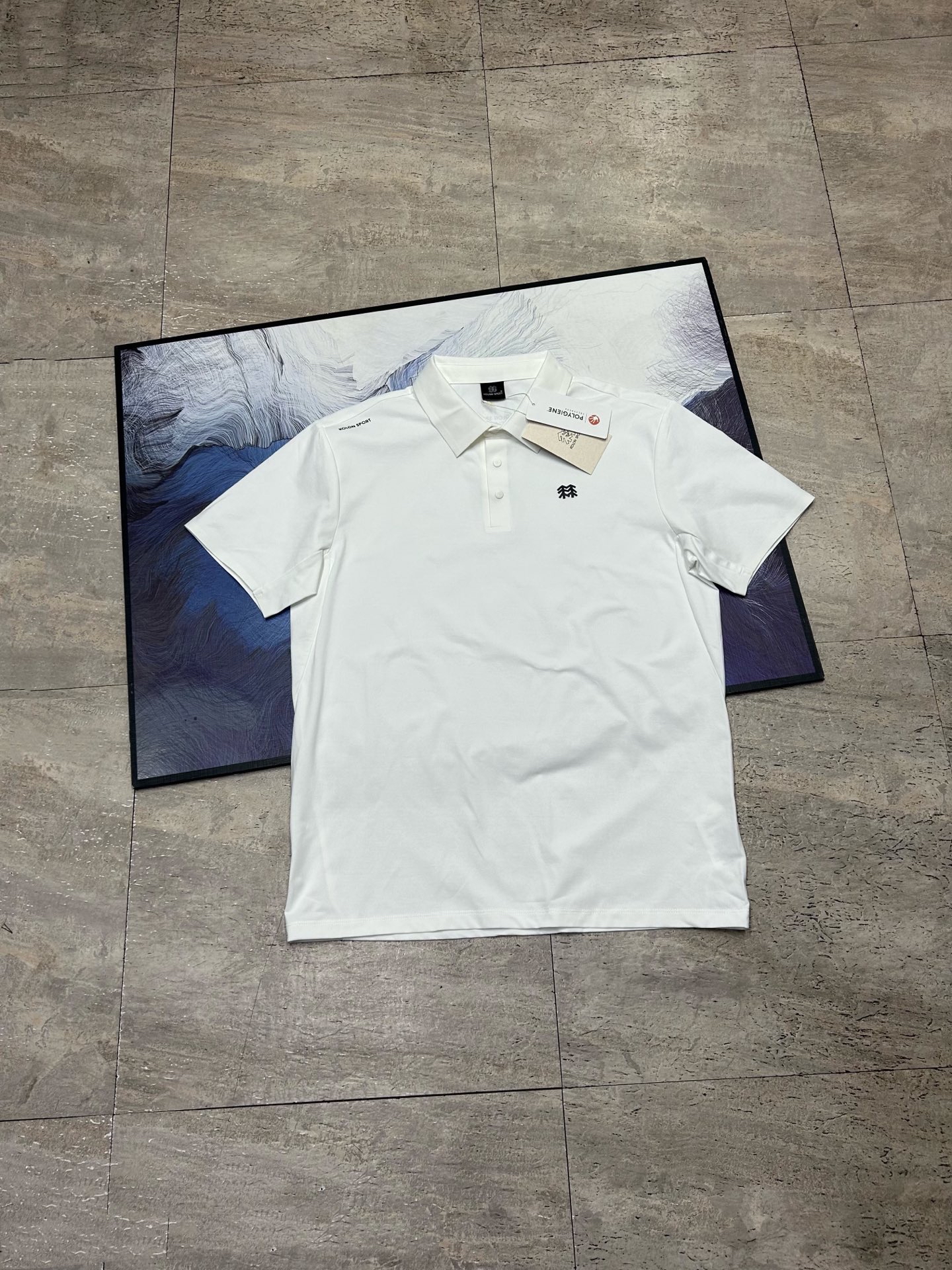 男生变 “显眼包” 必备!KOLON SPORT 象牙白 Polo 衫,正式休闲一把抓