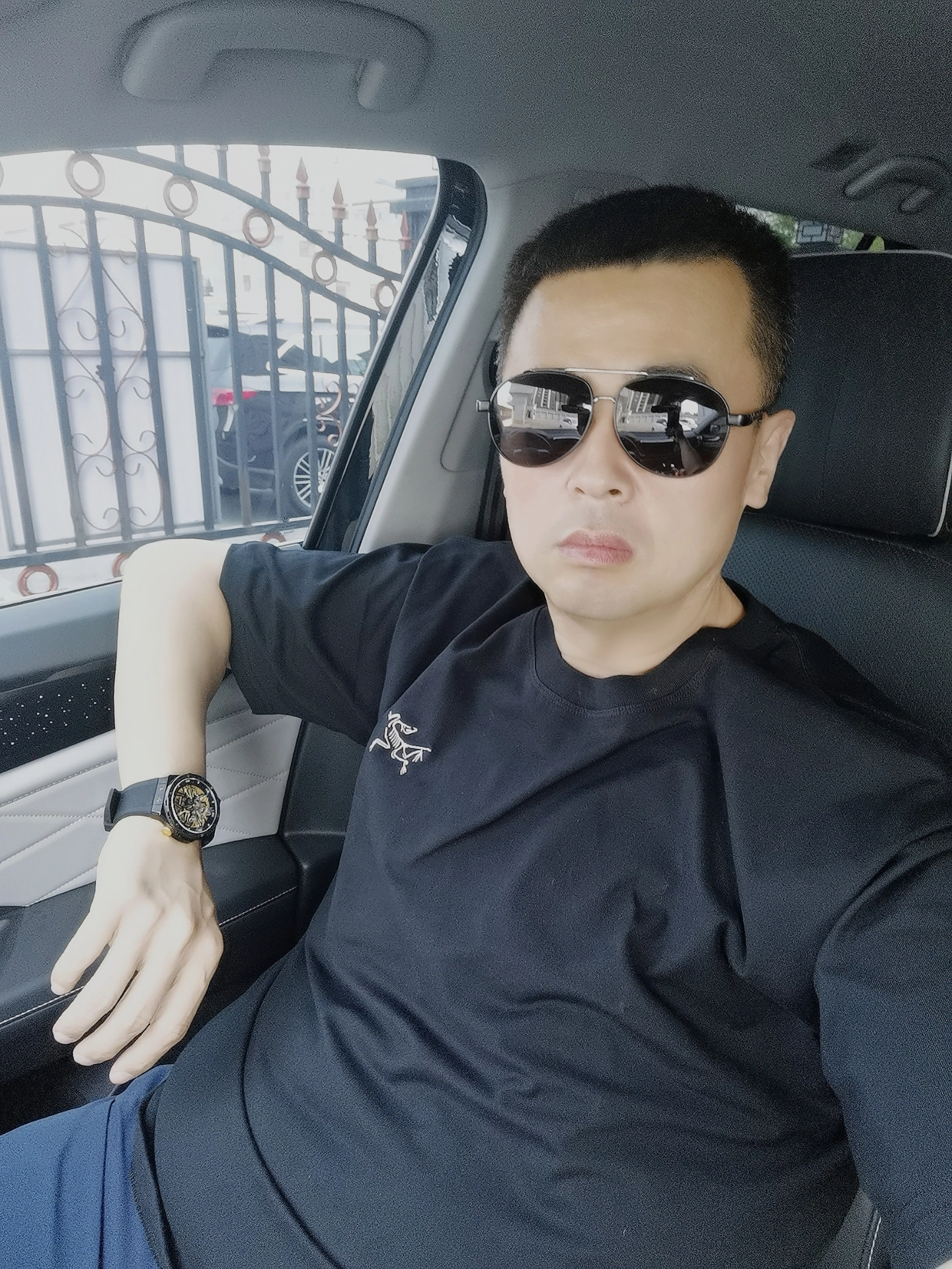 这T恤一穿，兄弟以为我偷偷加入了‘始祖鸟俱乐部’！