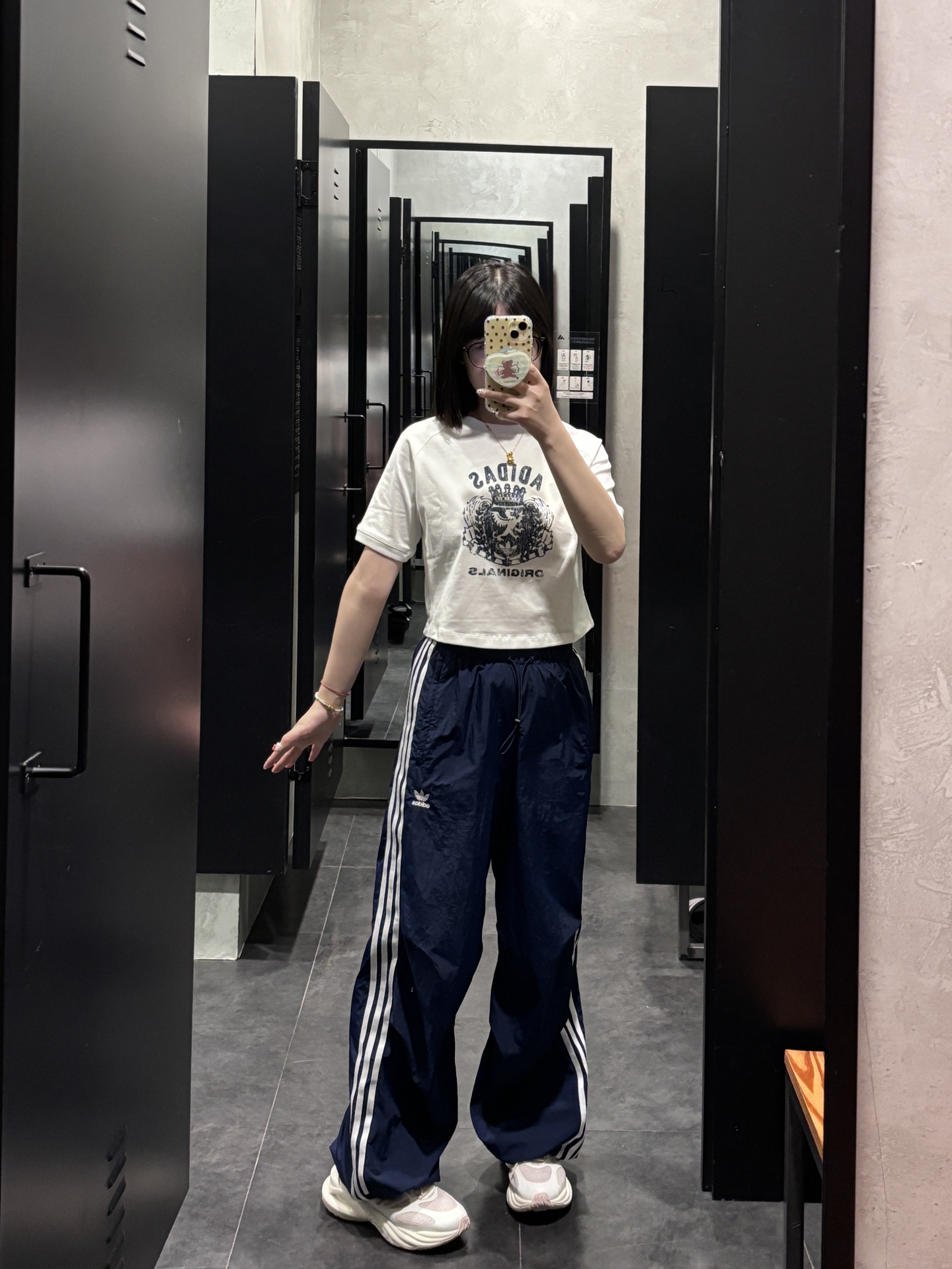 Adidas三叶草这款针织运动长裤，简直是拉腿神器！