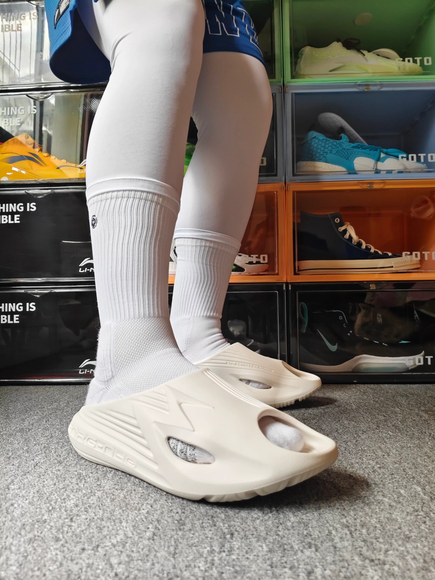 这双361 拖鞋穿上就不想脱。