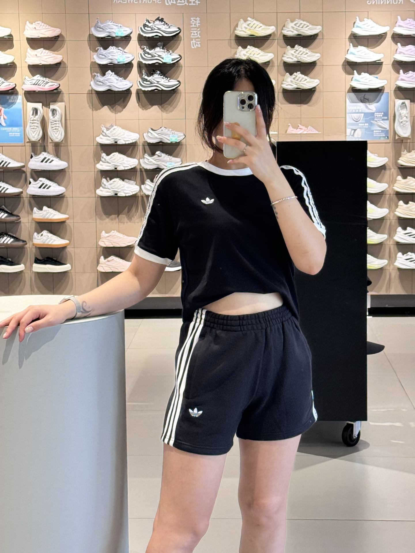 阿迪短裤，耐穿吗?