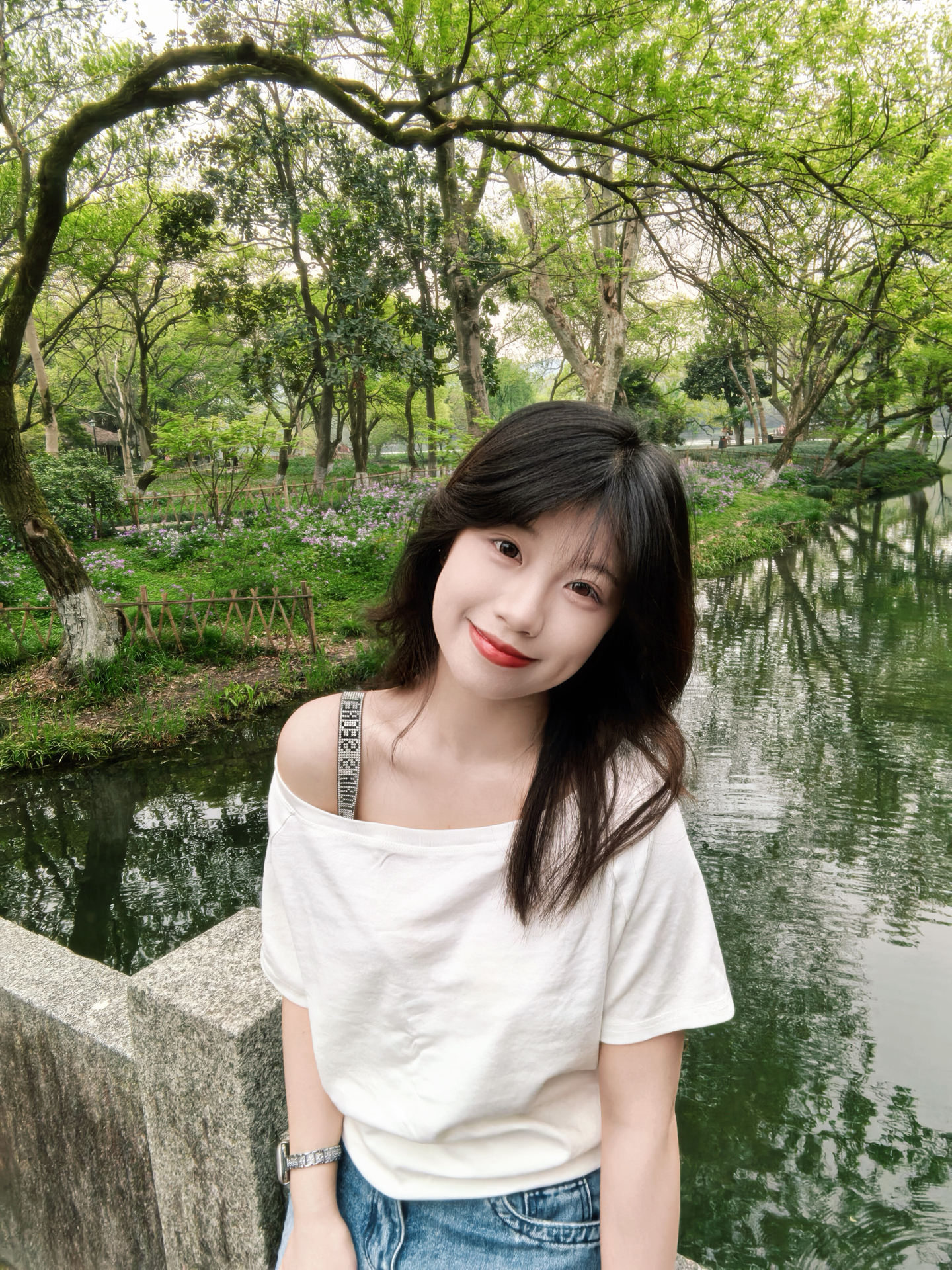 女大学生春日爱用👙