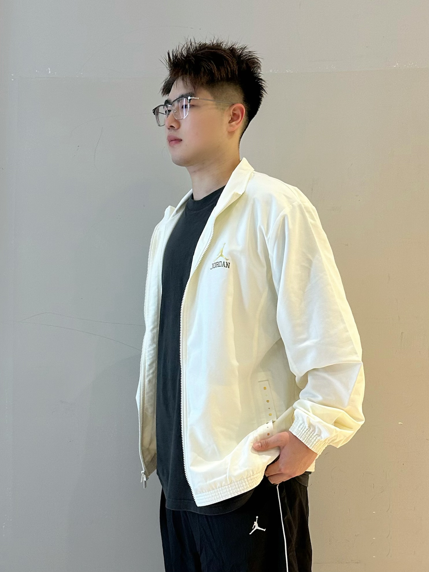 男生运动休闲外套，经典黑白超百搭👕